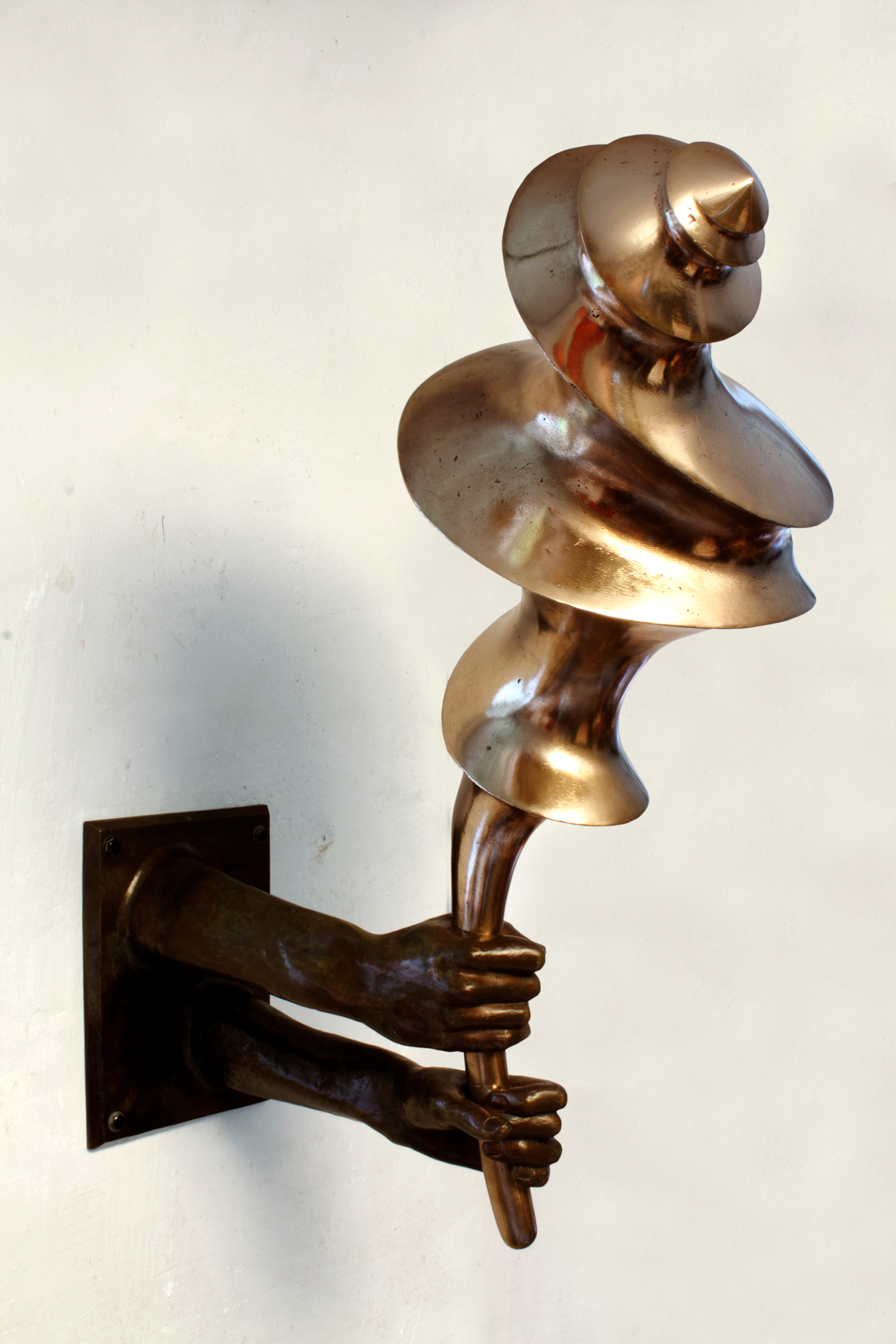 Spinner 3. Bronze, 75 x 40 x 50 cm.
