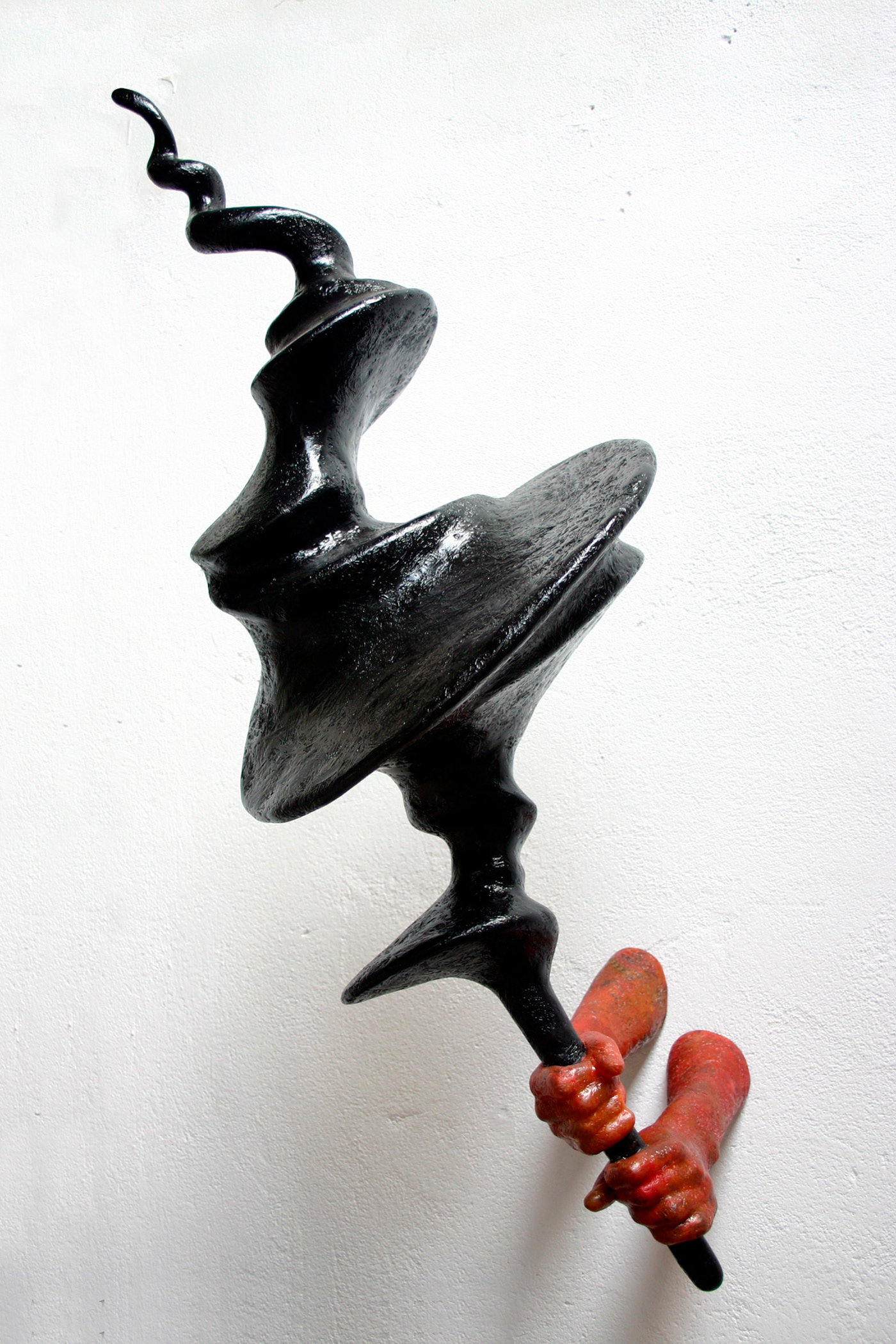 Spinner 2. Polyester, 75 x 45 x 55 cm.