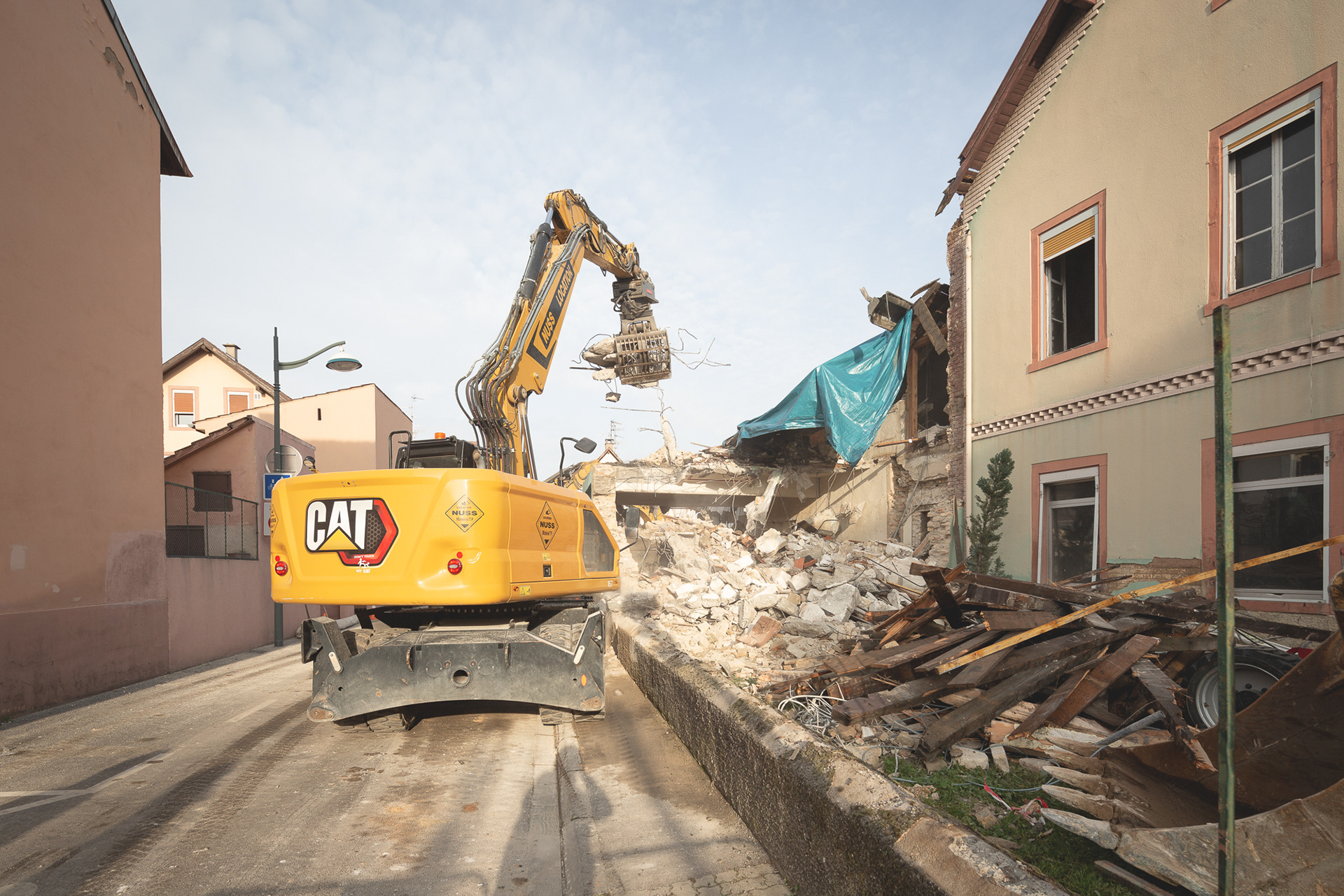 14 décembre 2021 - Début des travaux de démolition rue de la liberté - vue Est depuis l'avenue de Périgueux