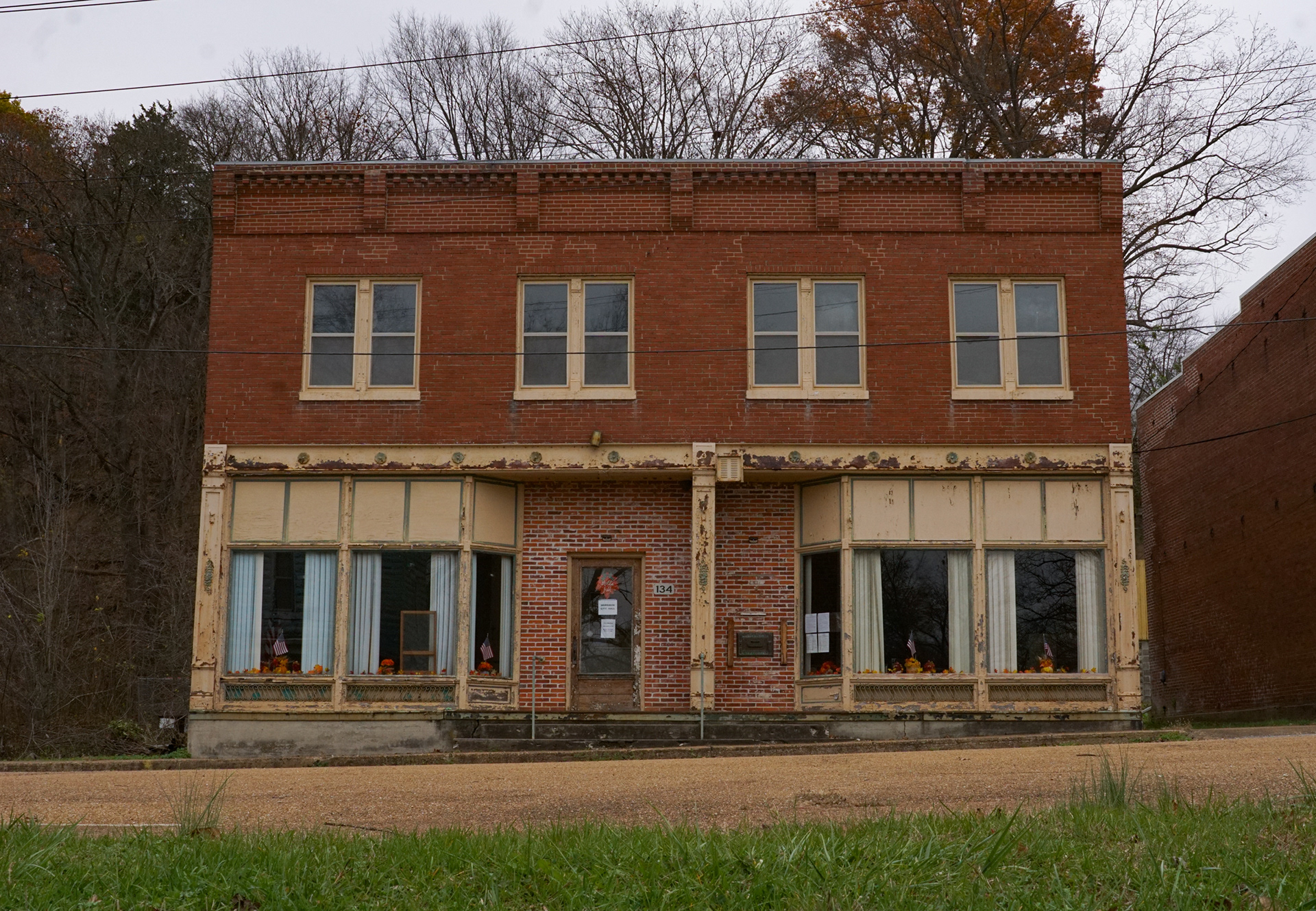 Morrison’s City Hall stands on Main Street. What may look decrepit on the outside hides the central meeting point for local government and town affairs. Small signs on the door tell of the selling of homemade apple butter. When asked about who made it, local Doris Rost said “Everyone. The town made it.” Apples from Washington are brought in by locals, where they are cleaned, cored, cooked and canned by various townies.