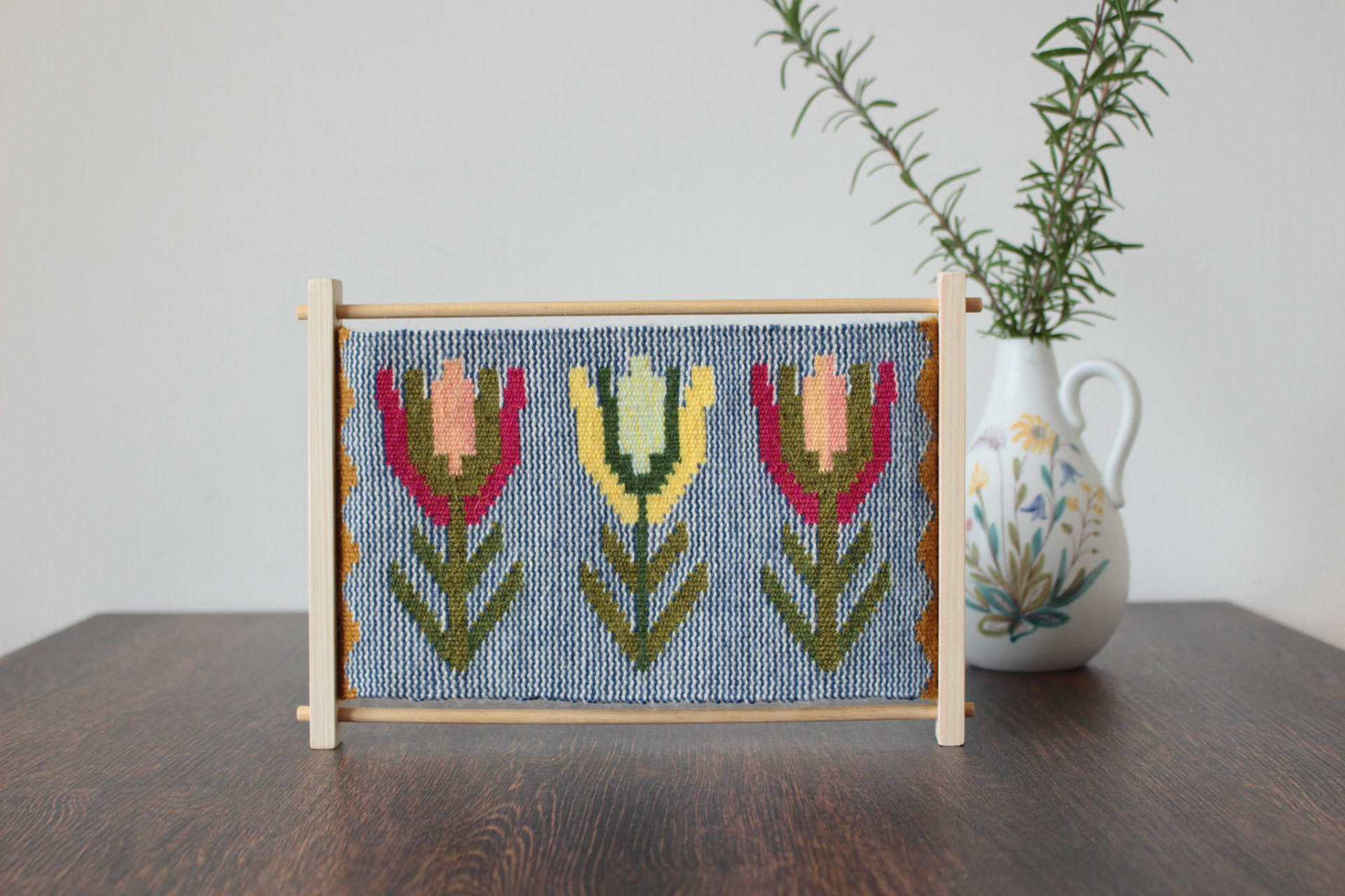 “3Tulpaner" 2020 <Tapestry>タペストリー material: Linen/Wool size: ×cm design, fabrication: Hanako Fujino