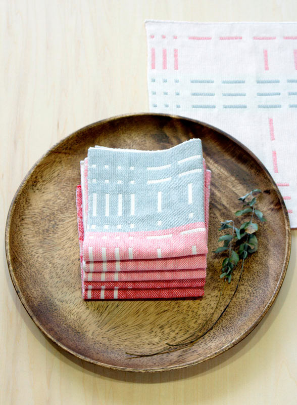 "10/1000" 2016 ＜Towel＞ ハンカチ material: Cotton/ Linen size:  25 × 25 cm  design, fabrication: Hanako Fujino