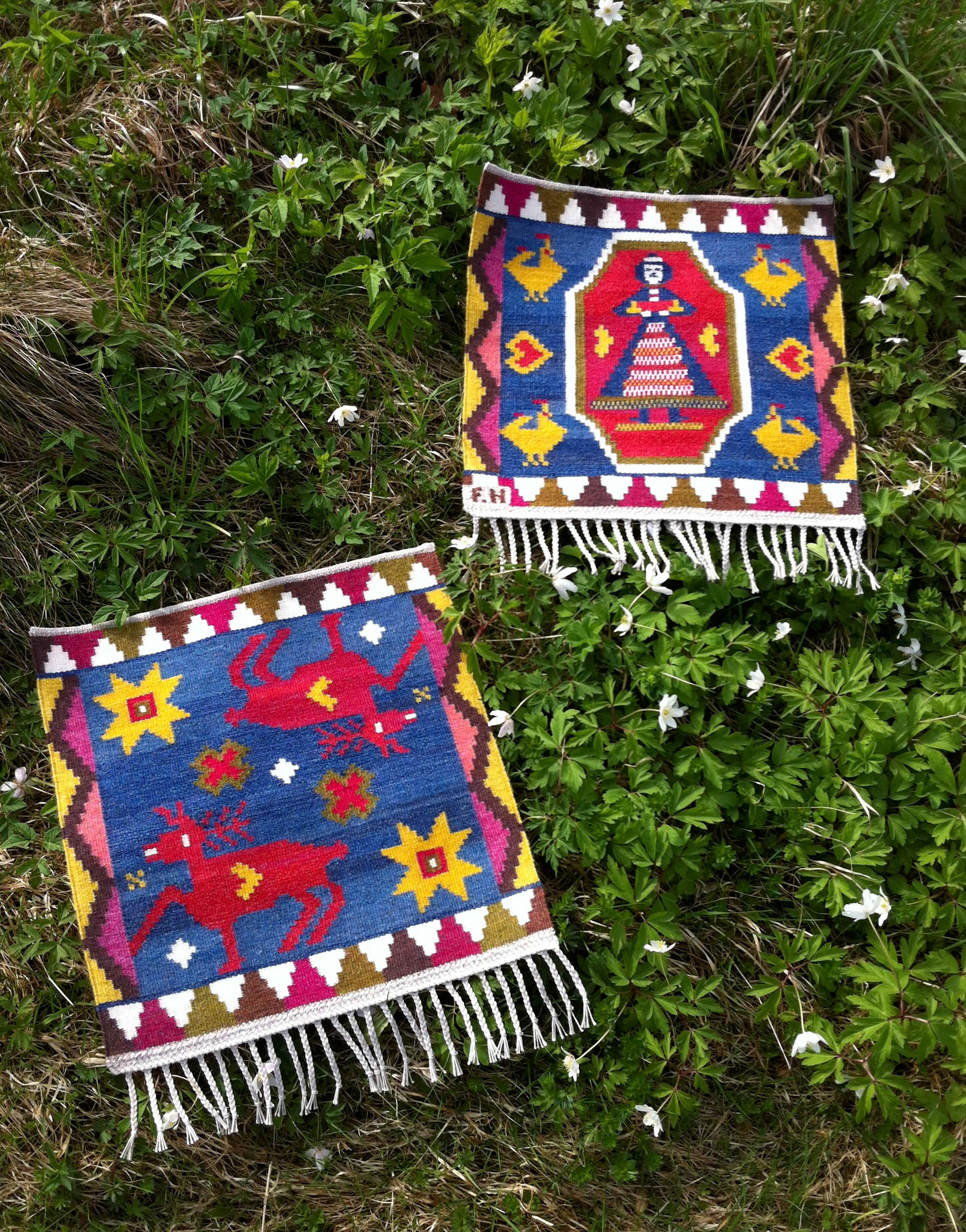 “Hjort" “Flicka" 2014 <Tapestry>タペストリー material: Wool / Linen size: 38.5 × 40cm design, fabrication: Hanako Fujino