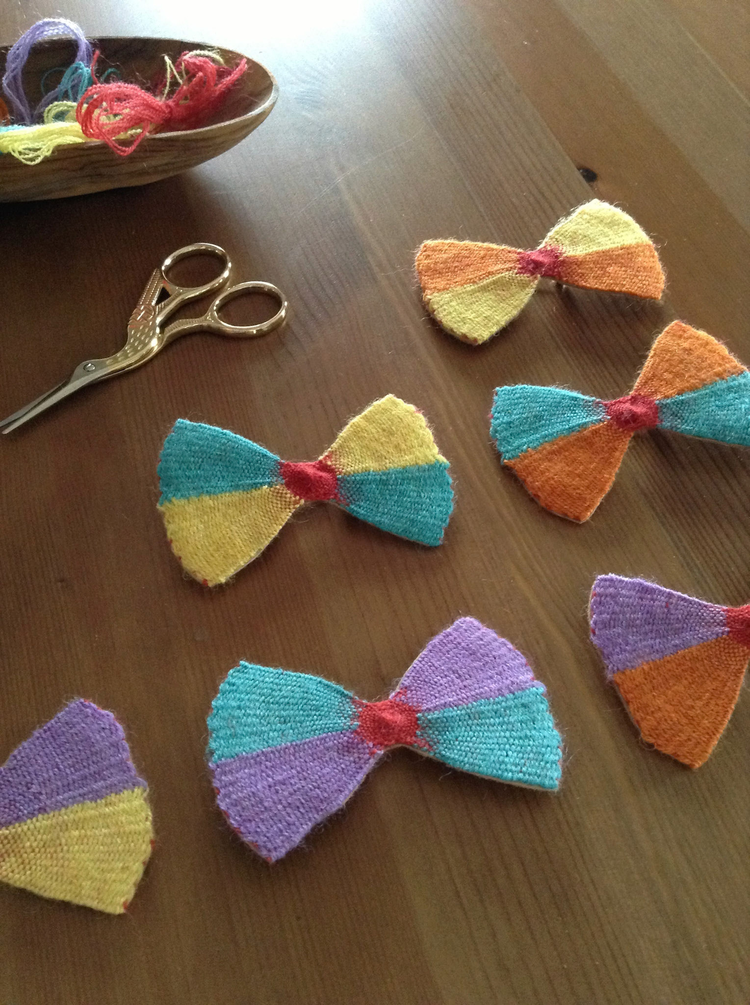 "Ribbon"2014 <Brooch> ブローチ material: Wool design, fabrication:Hanako Fujino