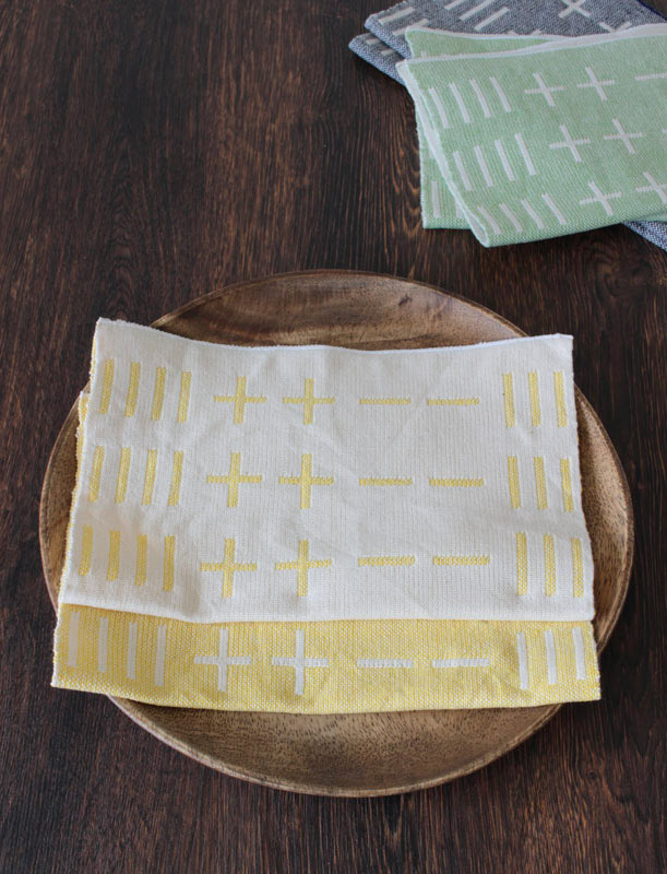 "10/1000" 2016 <FIKA mat> ティーマット material: Cotton/ Linen size: 25 × 34 cm design, fabrication: Hanako Fujino