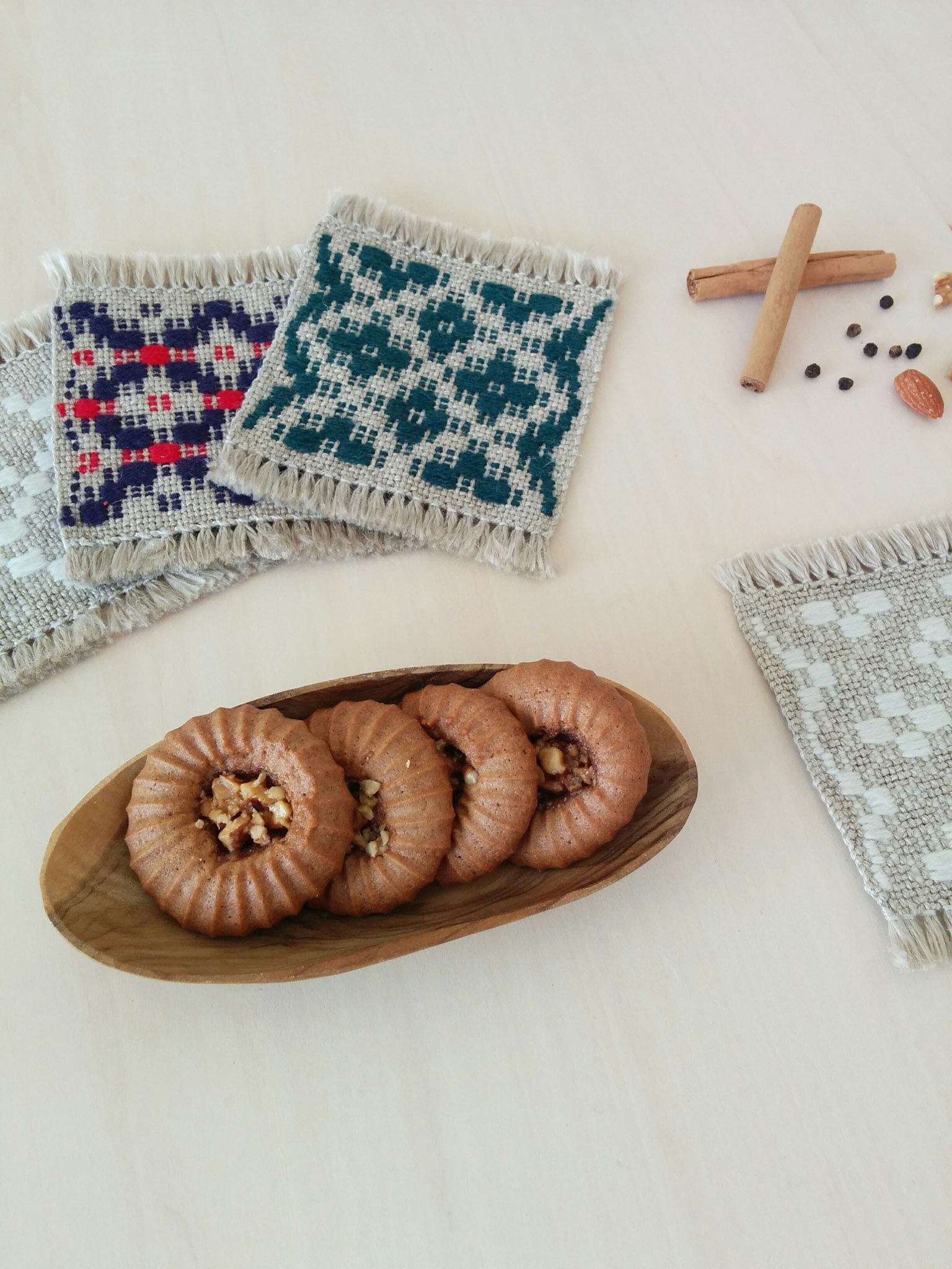 "Coaster"2016 <coaster>コースター material: Linen/ Wool size: 10 × 10 cm design, fabrication: Hanako Fujino