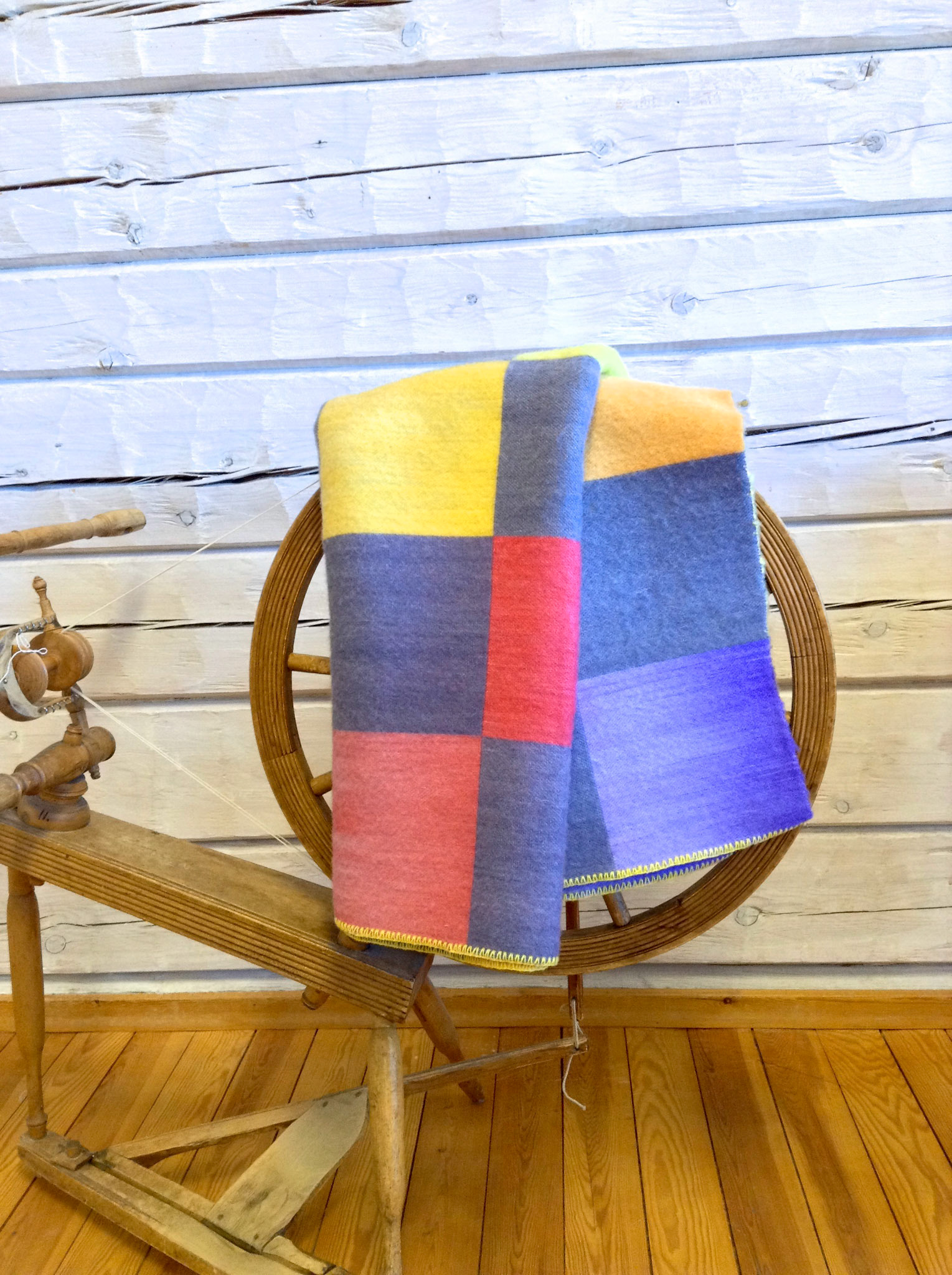 "Gryning" 2014 <Blanket> ウールブランケット material: Wool / Cotton size: 135 × 190 cm design, fabrication: Hanako Fujino