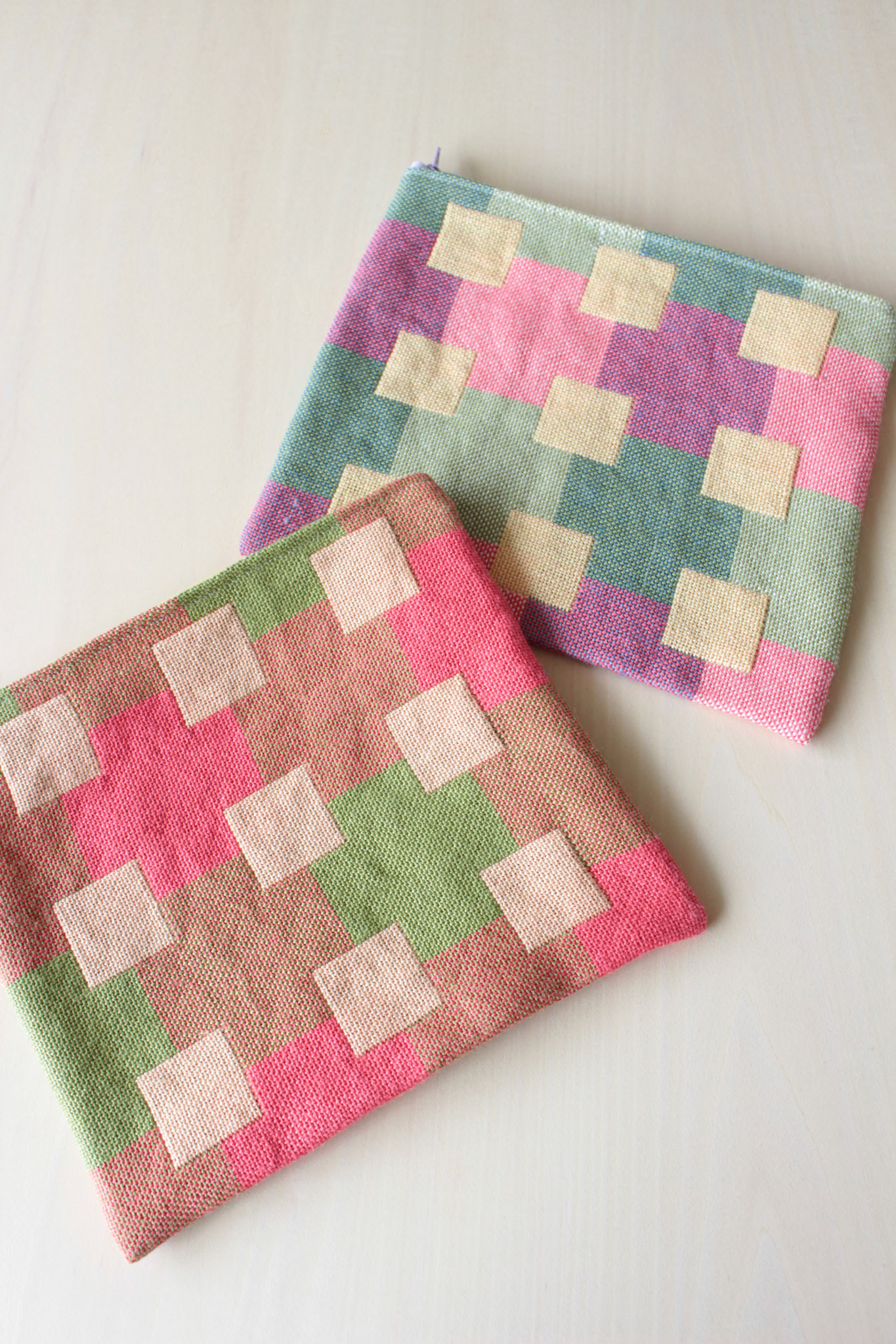 "Rutig" 2017 <Linen Porch> フラットポーチ material: Linen size: 20×22cm design, fabrication: Hanako Fujino