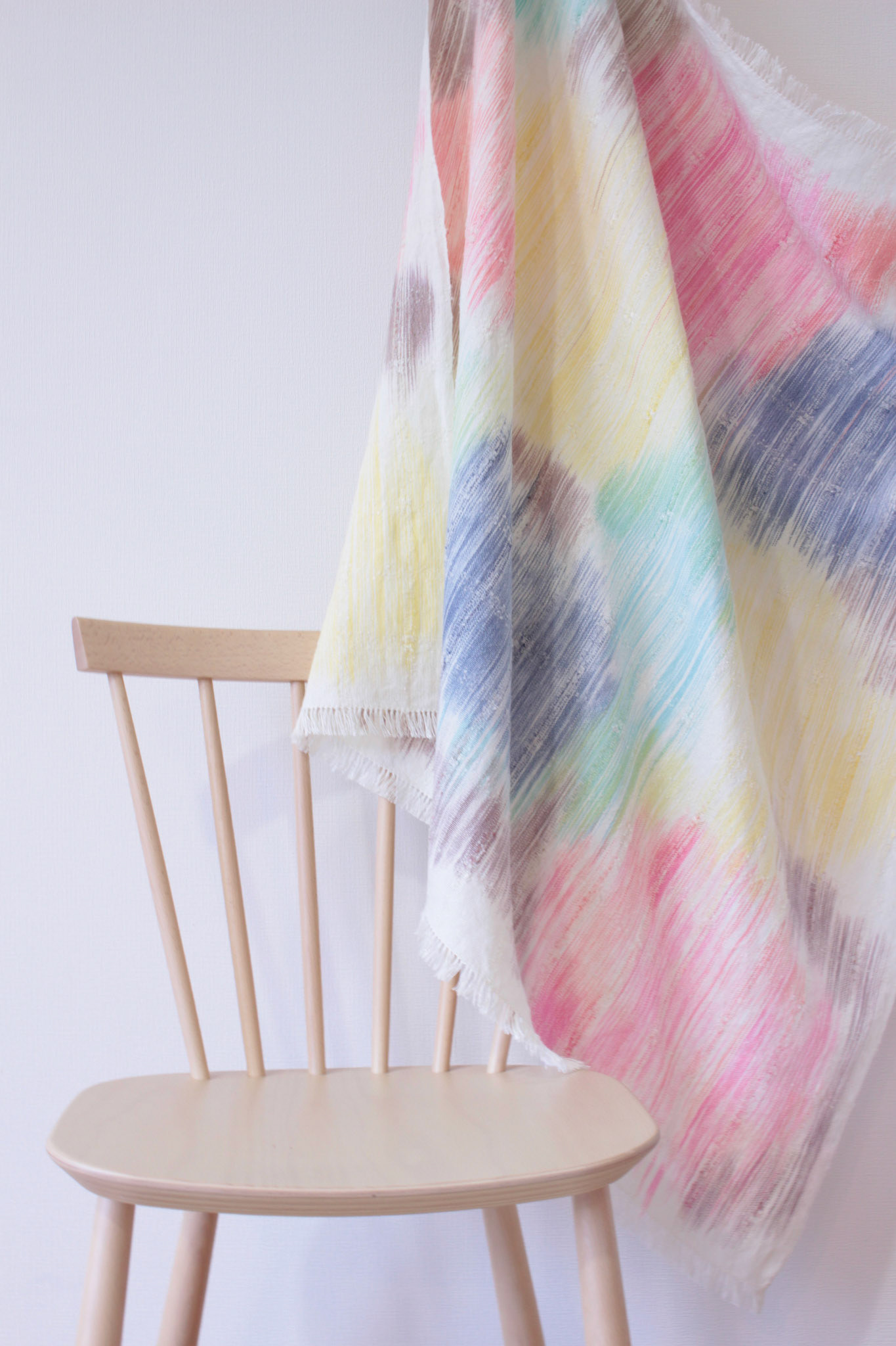 "Färgpenna" 2017 <Shawl> 大判ショール material: Silk/Linen size: 102×106cm design, fabrication: Hanako Fujino