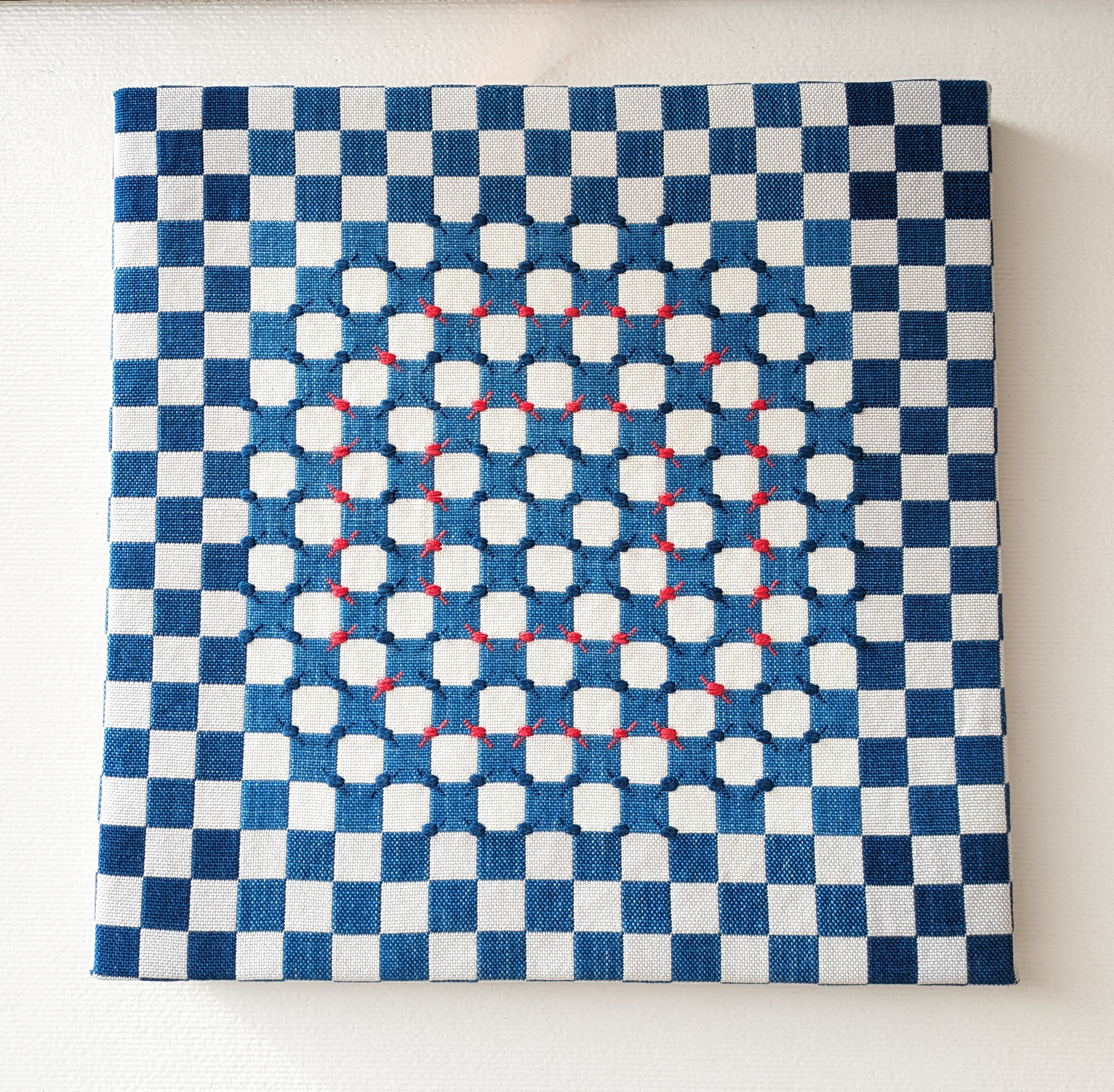 “OP weave2 CHIKA-CHIKA" 2023 <Tapestry>タペストリー material: Linen/Cotton size: 35×35×2cm design, fabrication: Hanako Fujino