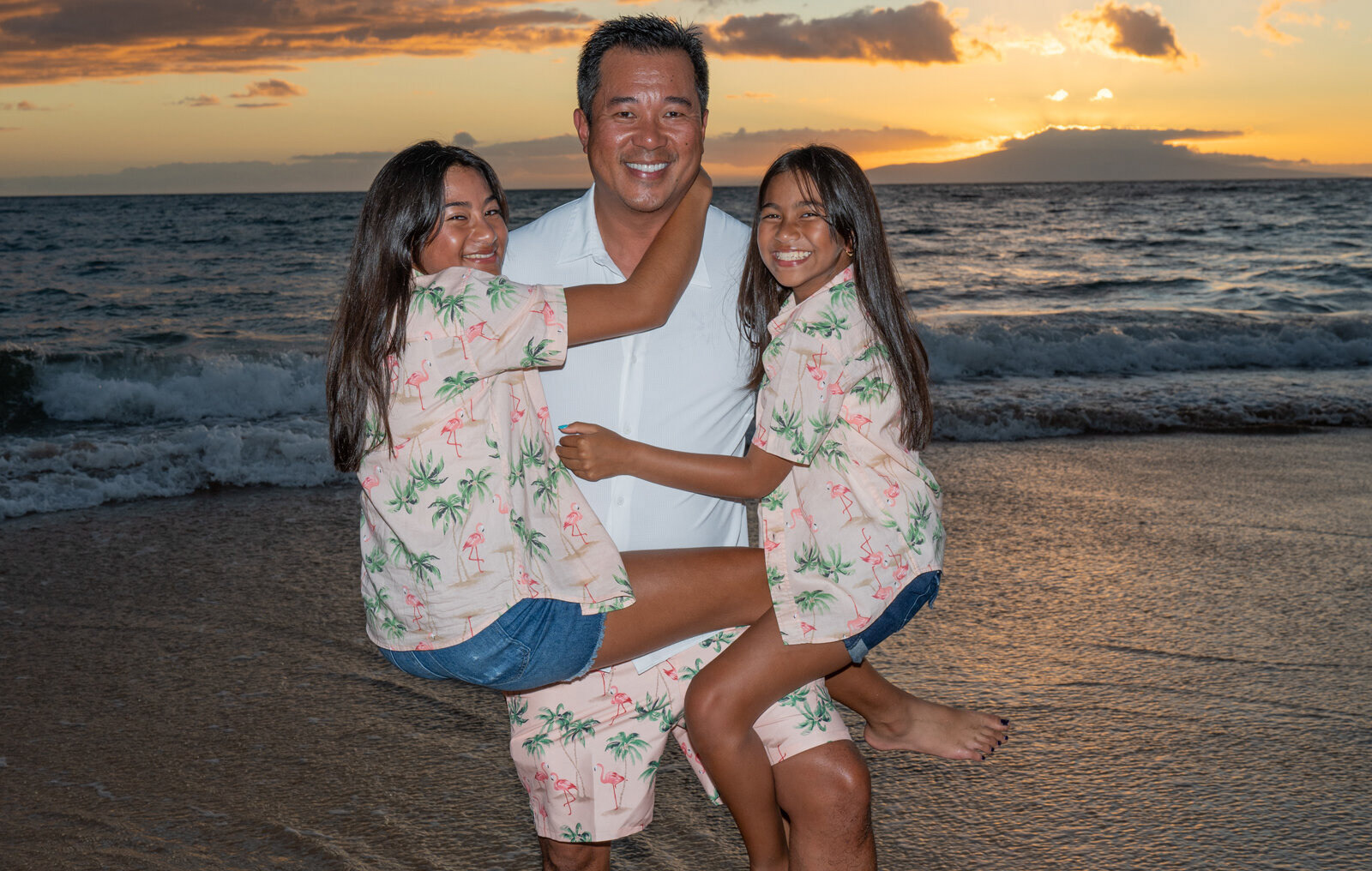 LAHAINA PHOTOGRAPHERS FOR NATURAL ISLAND LIGHT