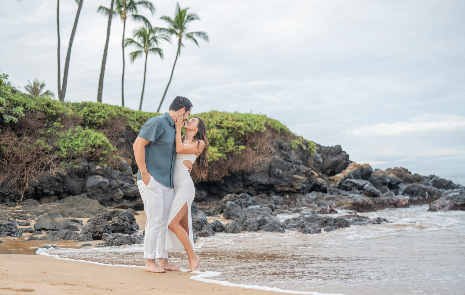 LAHAINA PHOTOGRAPHERS FOR BEAUTIFUL OCEAN BACKDROPS