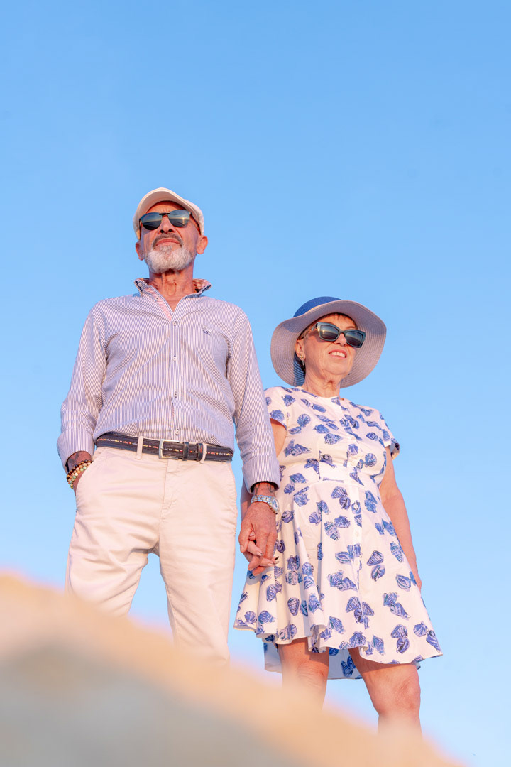 fotografia de casal ao por de sol na praia da gale no algarve 2