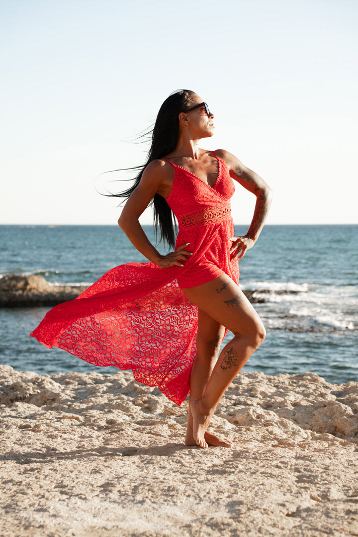 fotografias ousadas de modelos femininas na praia de sao lourenço no algarve 1