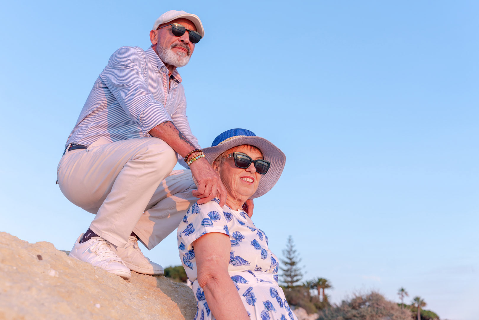 fotografia de casal ao por de sol na praia da gale no algarve 3