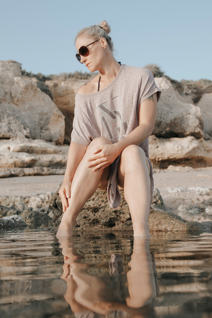 fotografia de modelo sensual ao por do sol no algarve 10