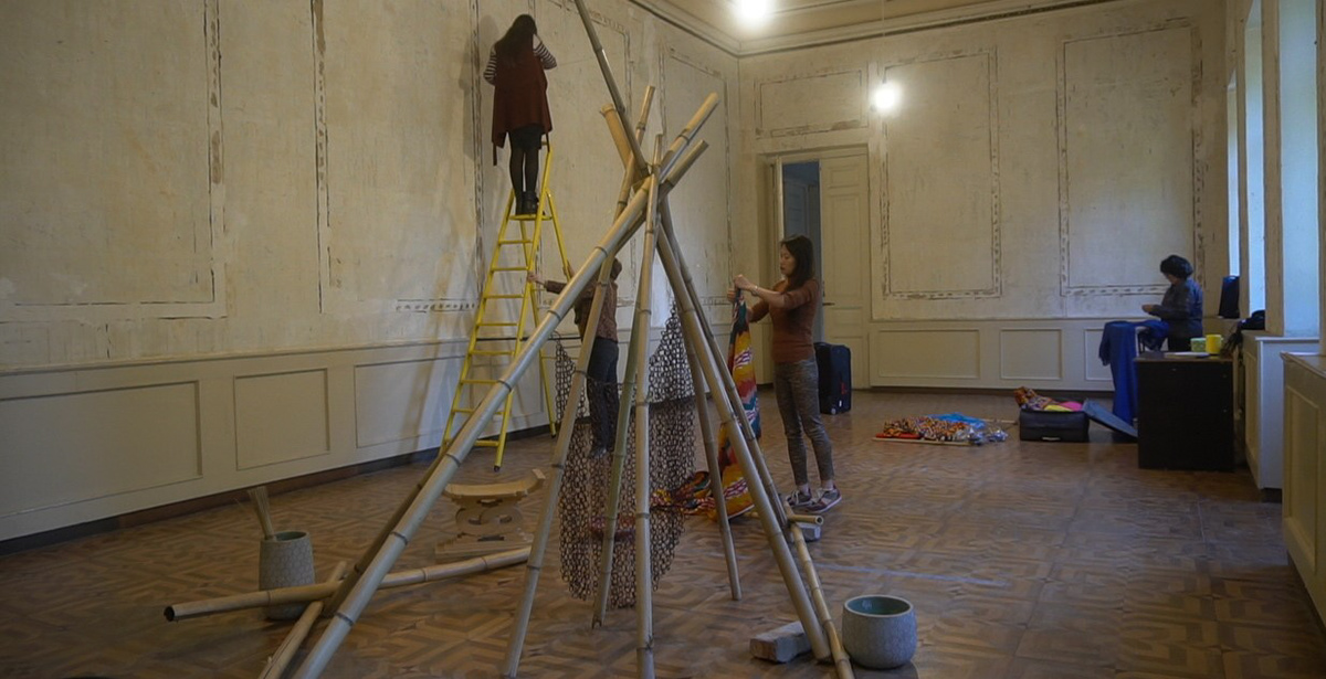 Installation contemporaine en cours