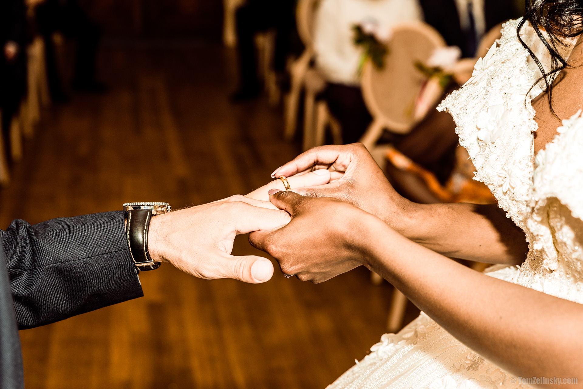 wedding rings on the fingers - wedding reportage