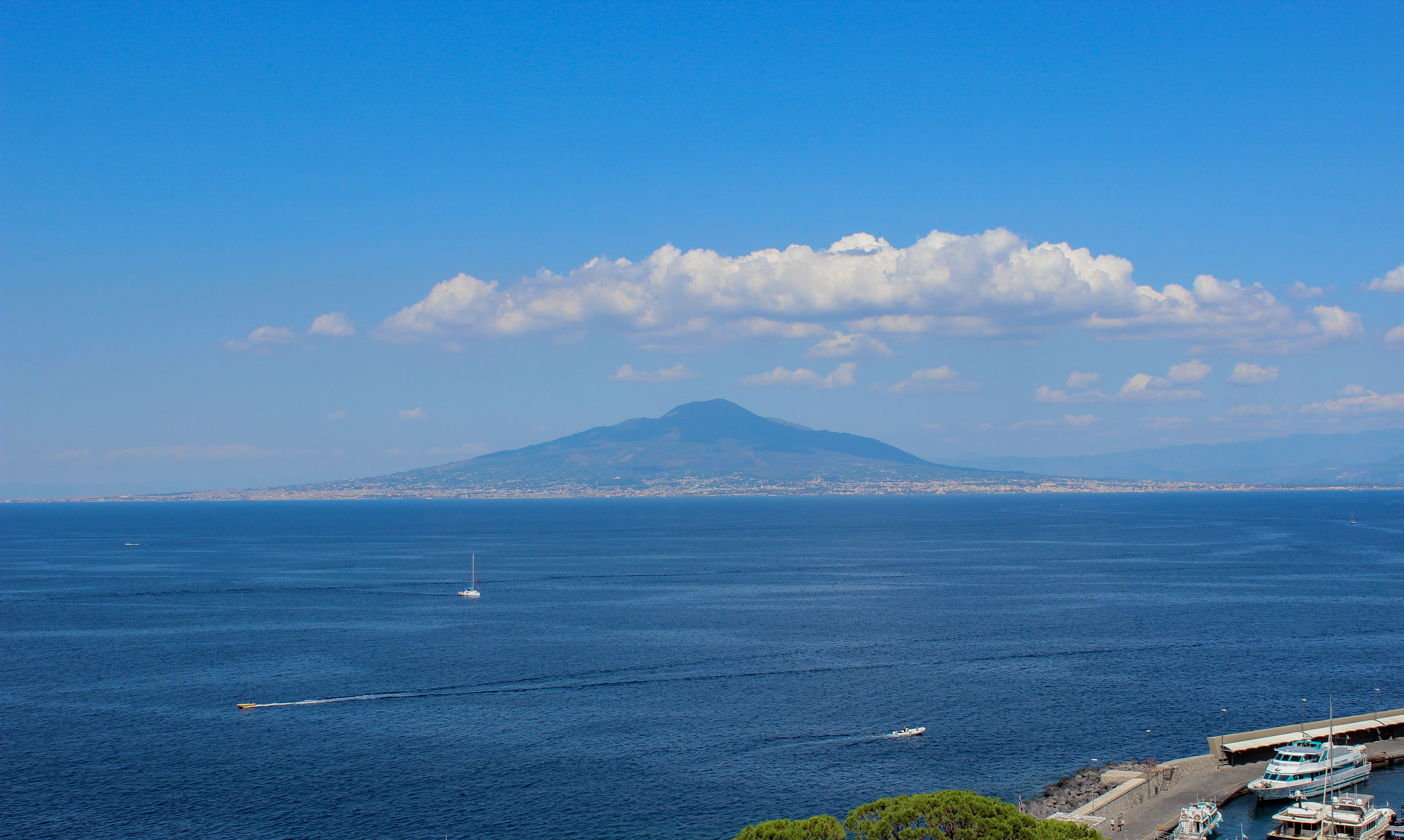 Mount Vesuvio View