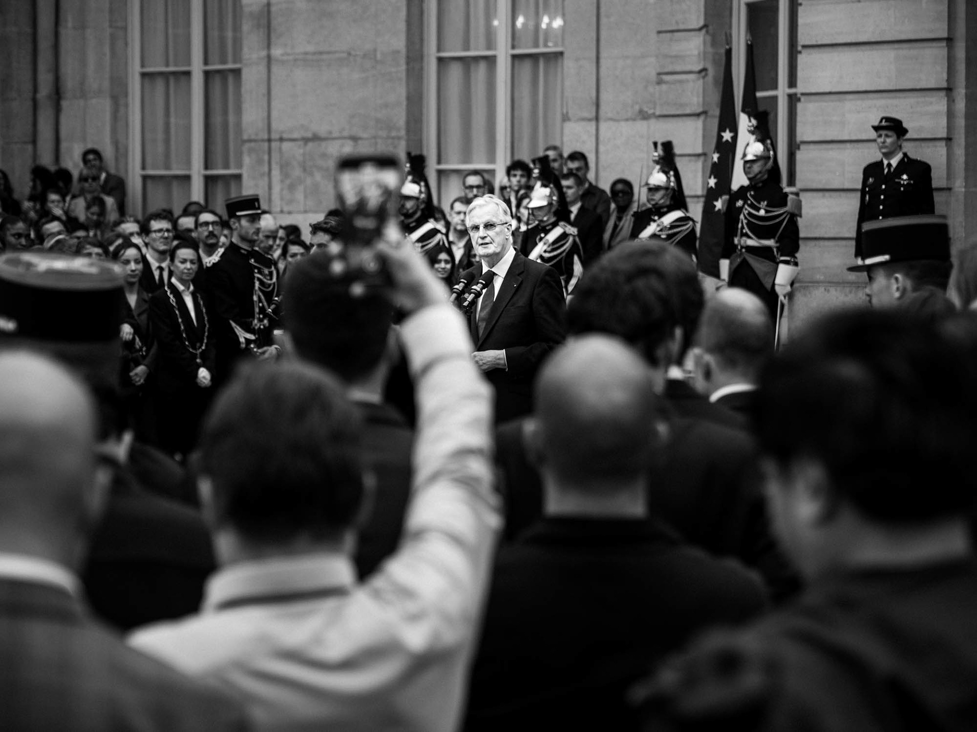 Paris, passation de pouvoir entre Gabriel Attal et Michel Barnier, 2024