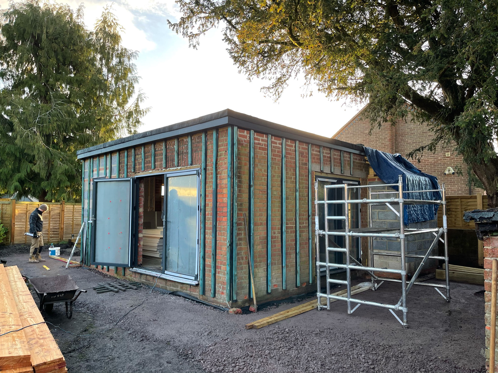 Batons for the cladding