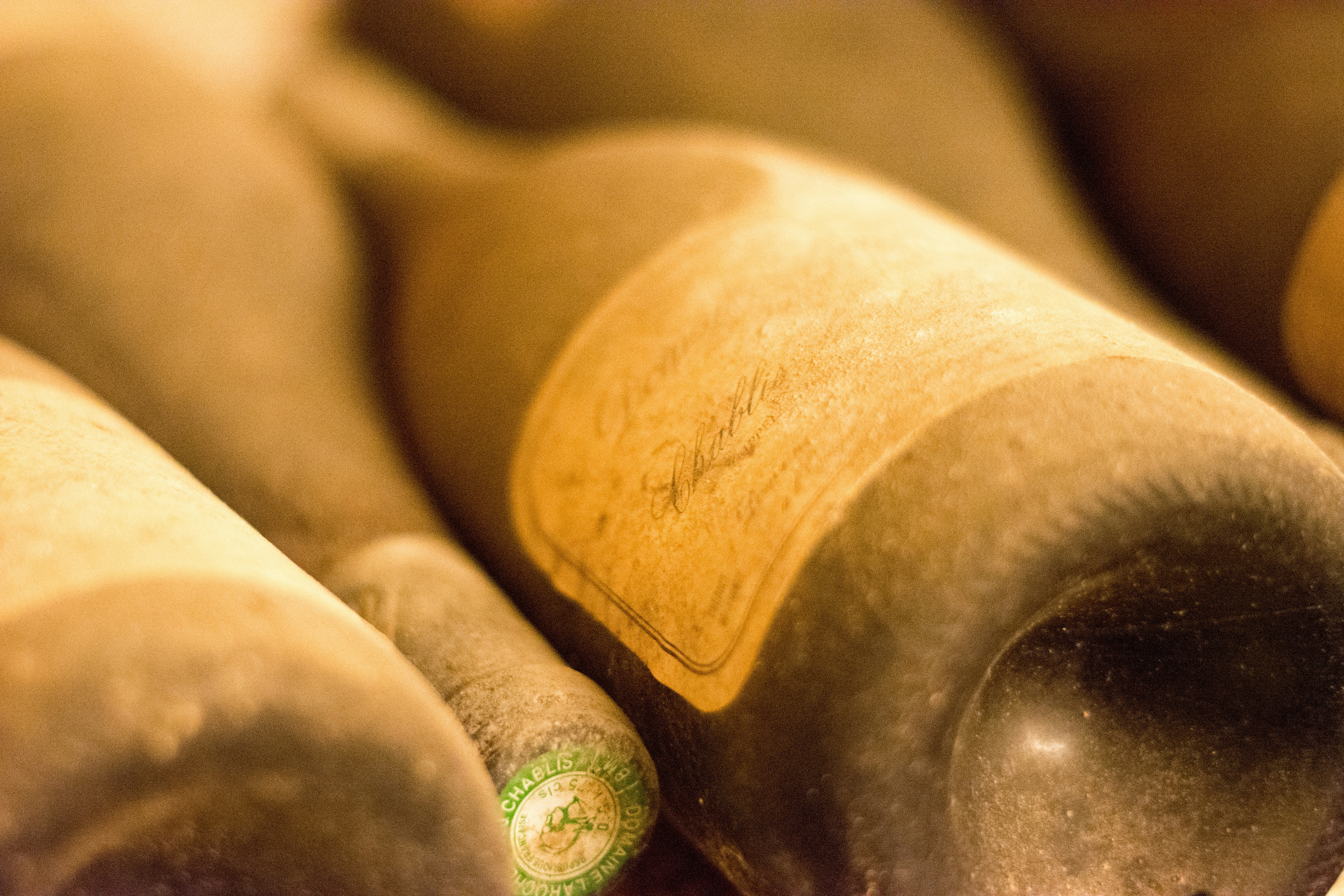 A dusty wine bottle from an extremely rare and expensive vintage / The Gastro Label / www.gastro-label.com