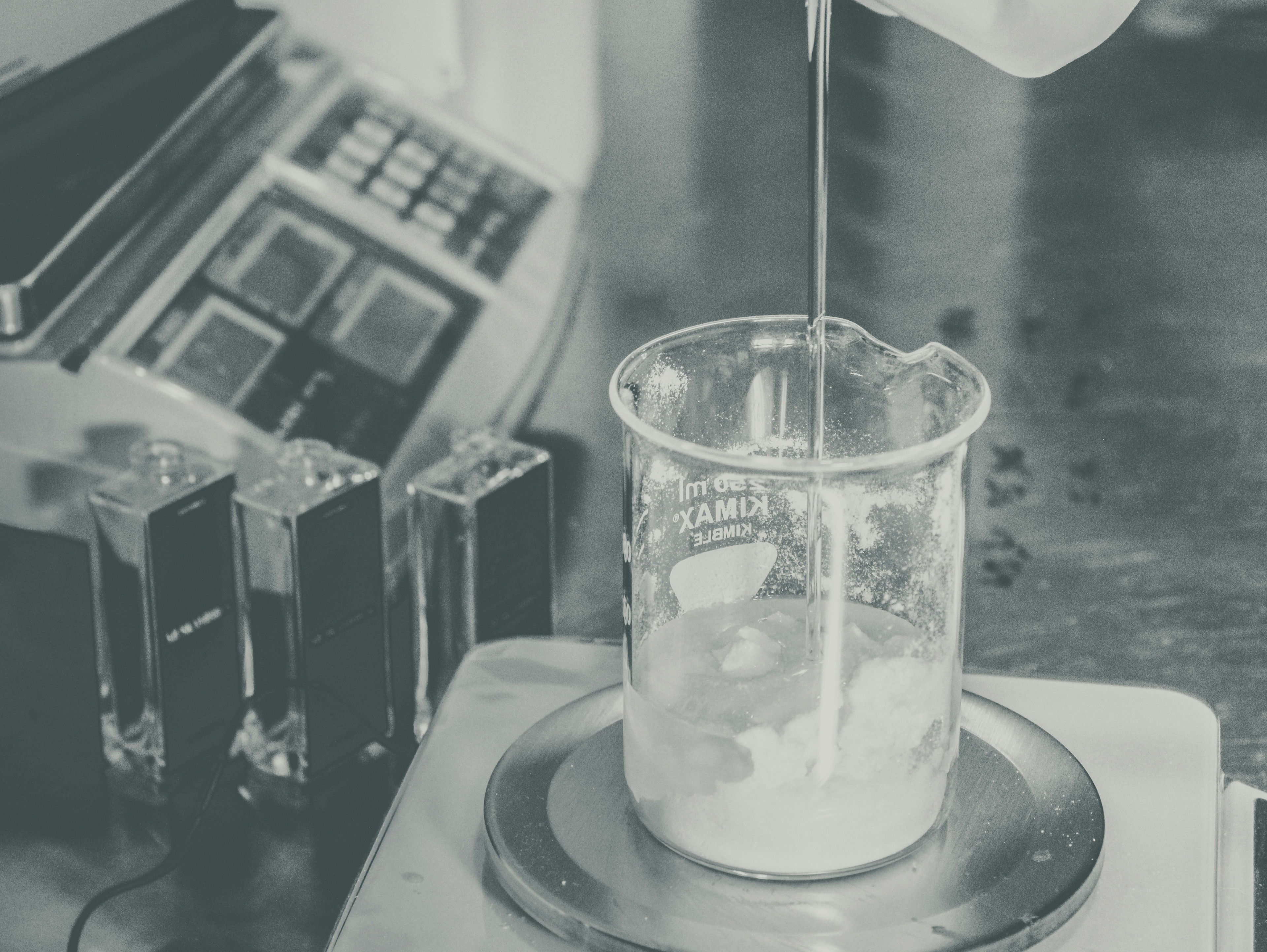 MSG in the laboratory for use in food / The Gastro Label / www.gastro-label.com