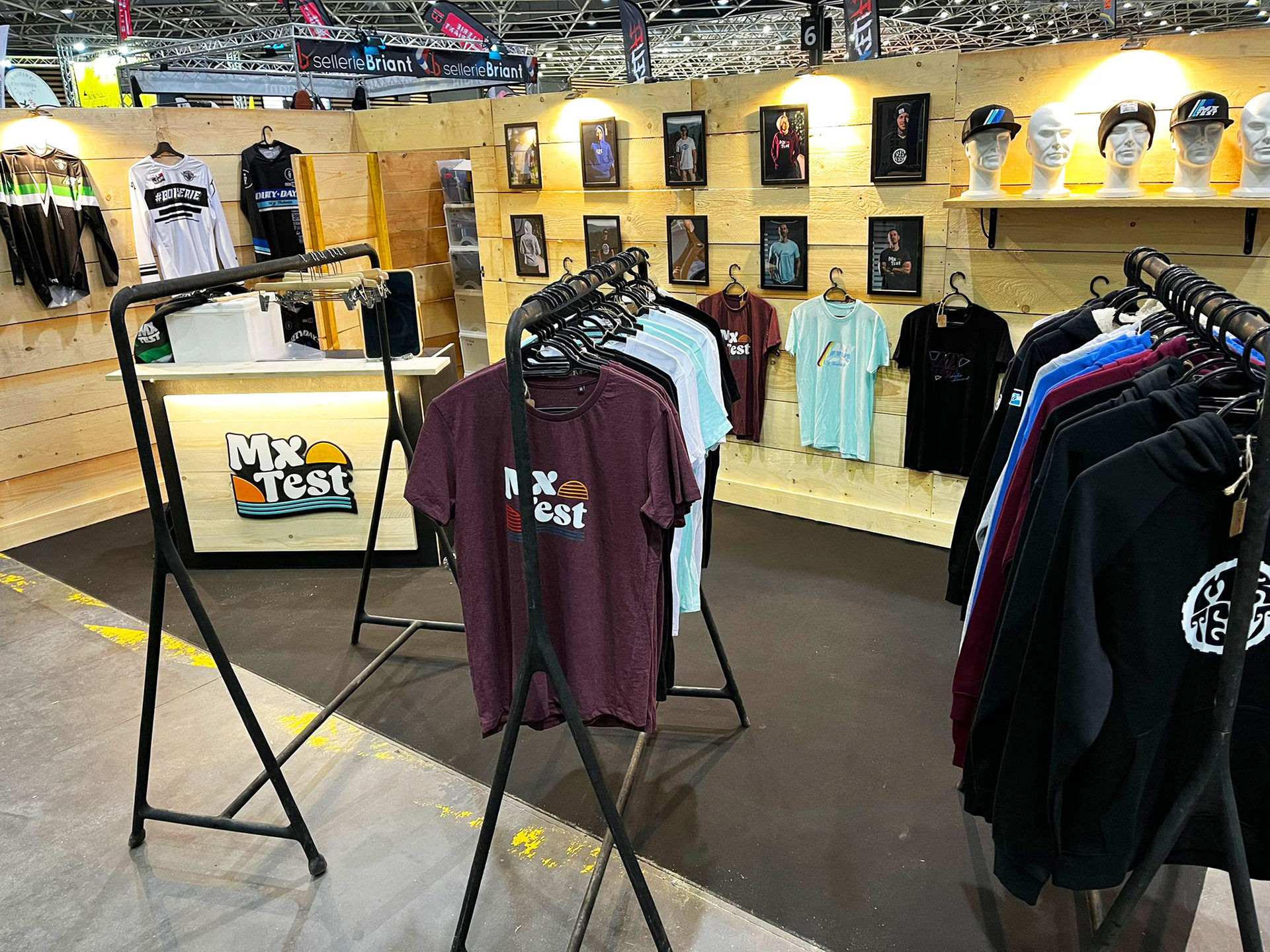 Stand "Boutique" SALON DU 2 ROUES