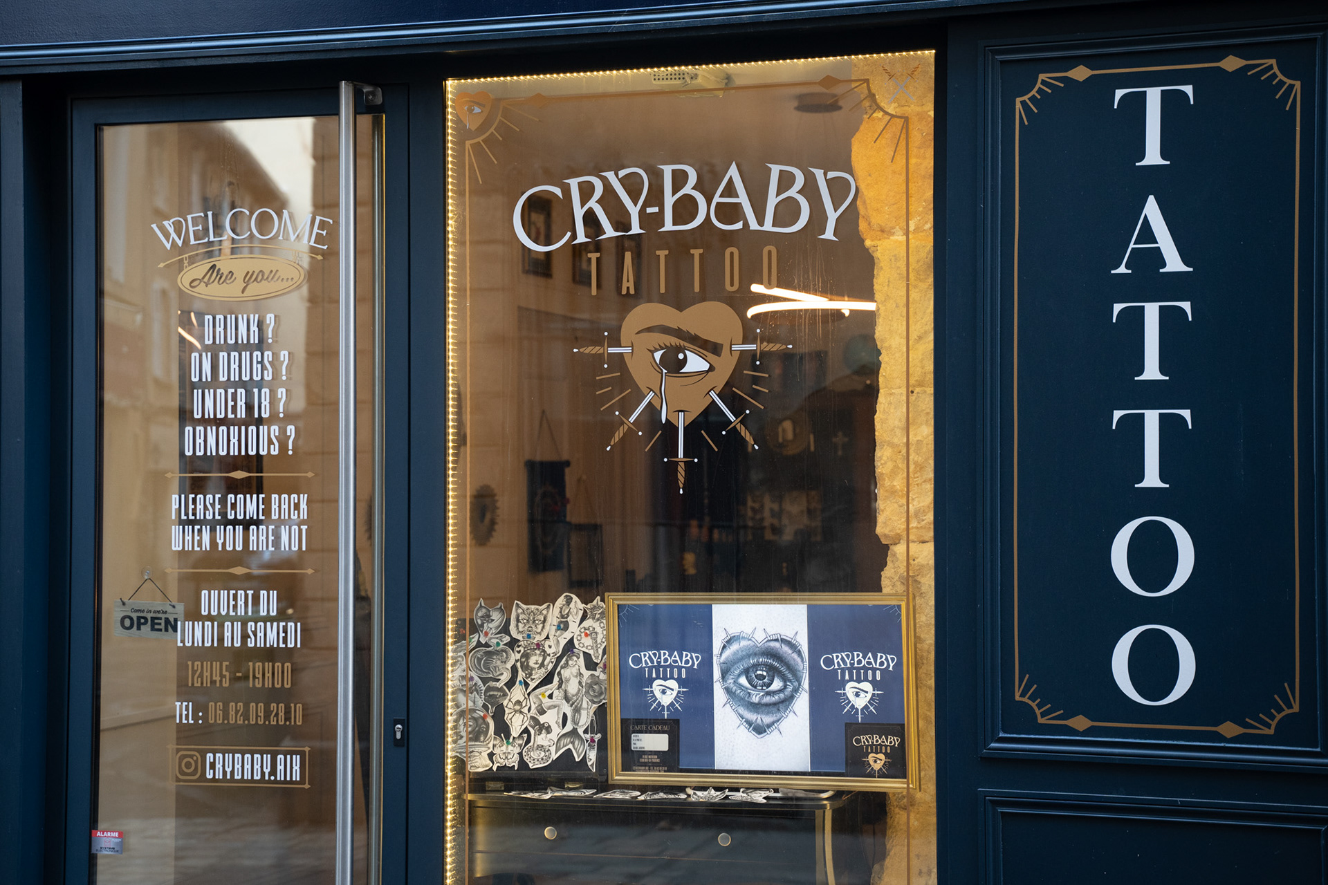 Devanture du shop CRY-BABY TATTOO