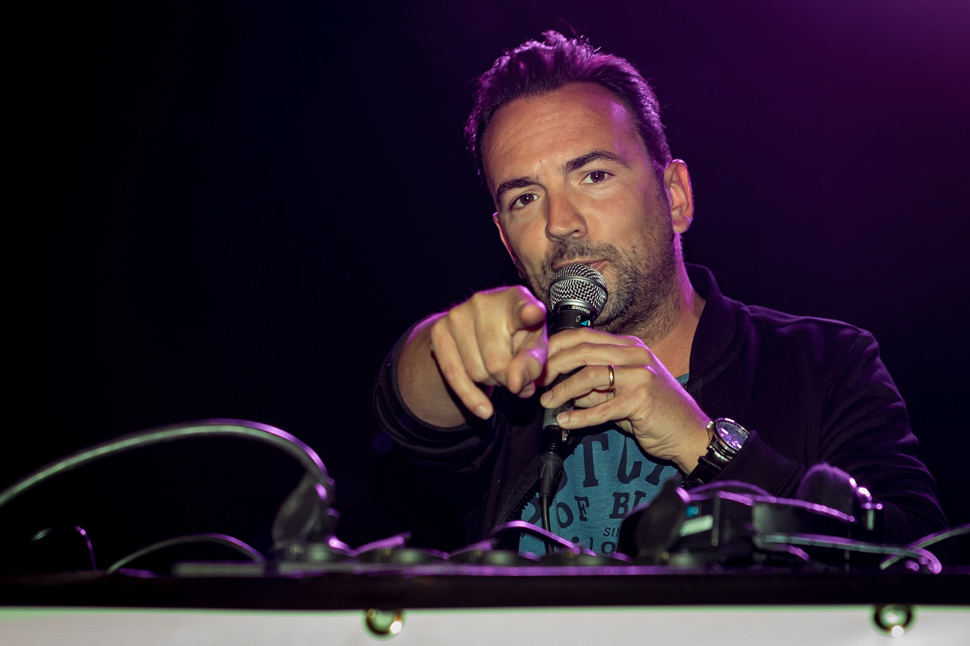 DJ Gerard Ekdom tijdens Koningsdag