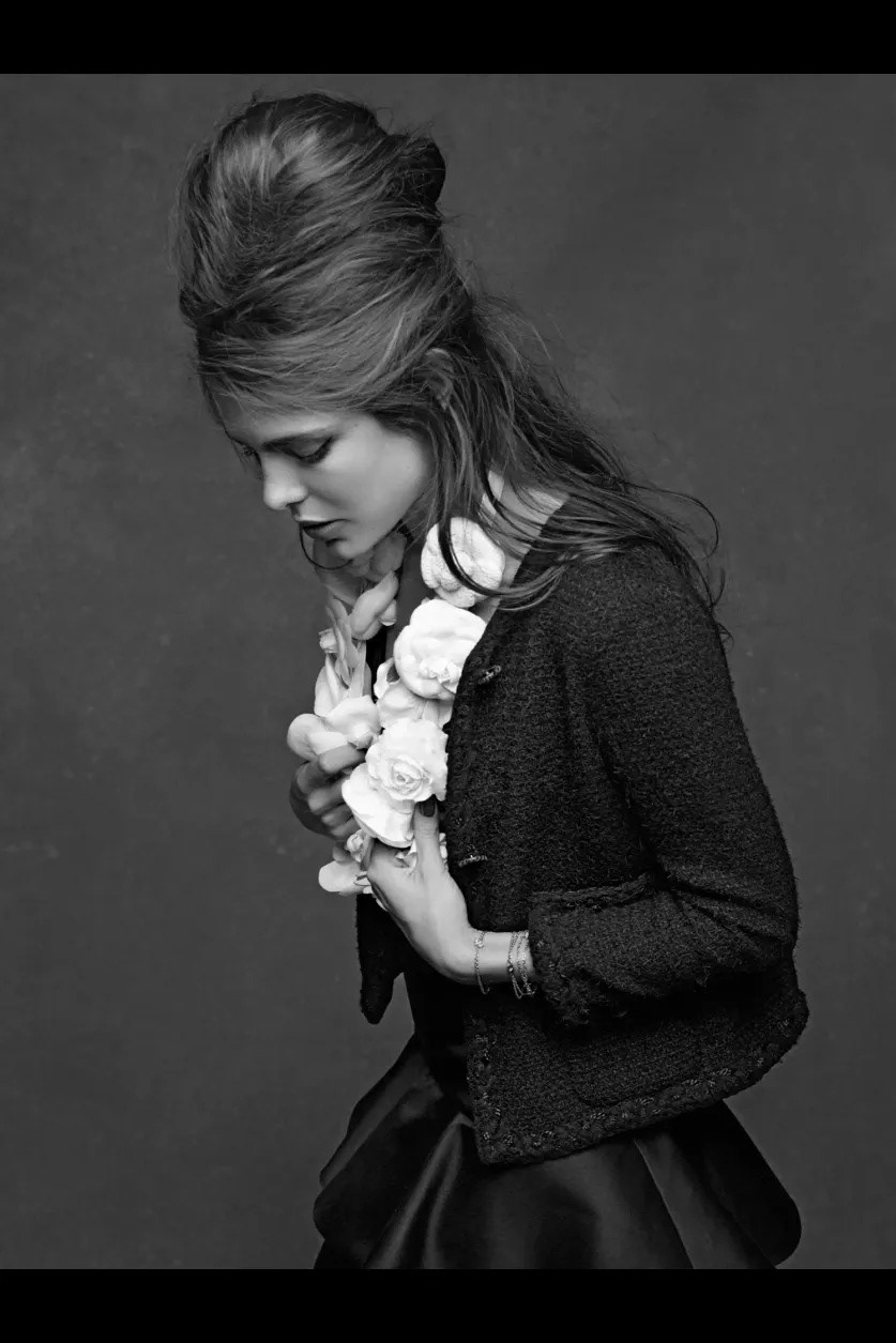Photo de Charlotte Casiraghi, prise par Karl Lagerfeld le 27 avril 2011