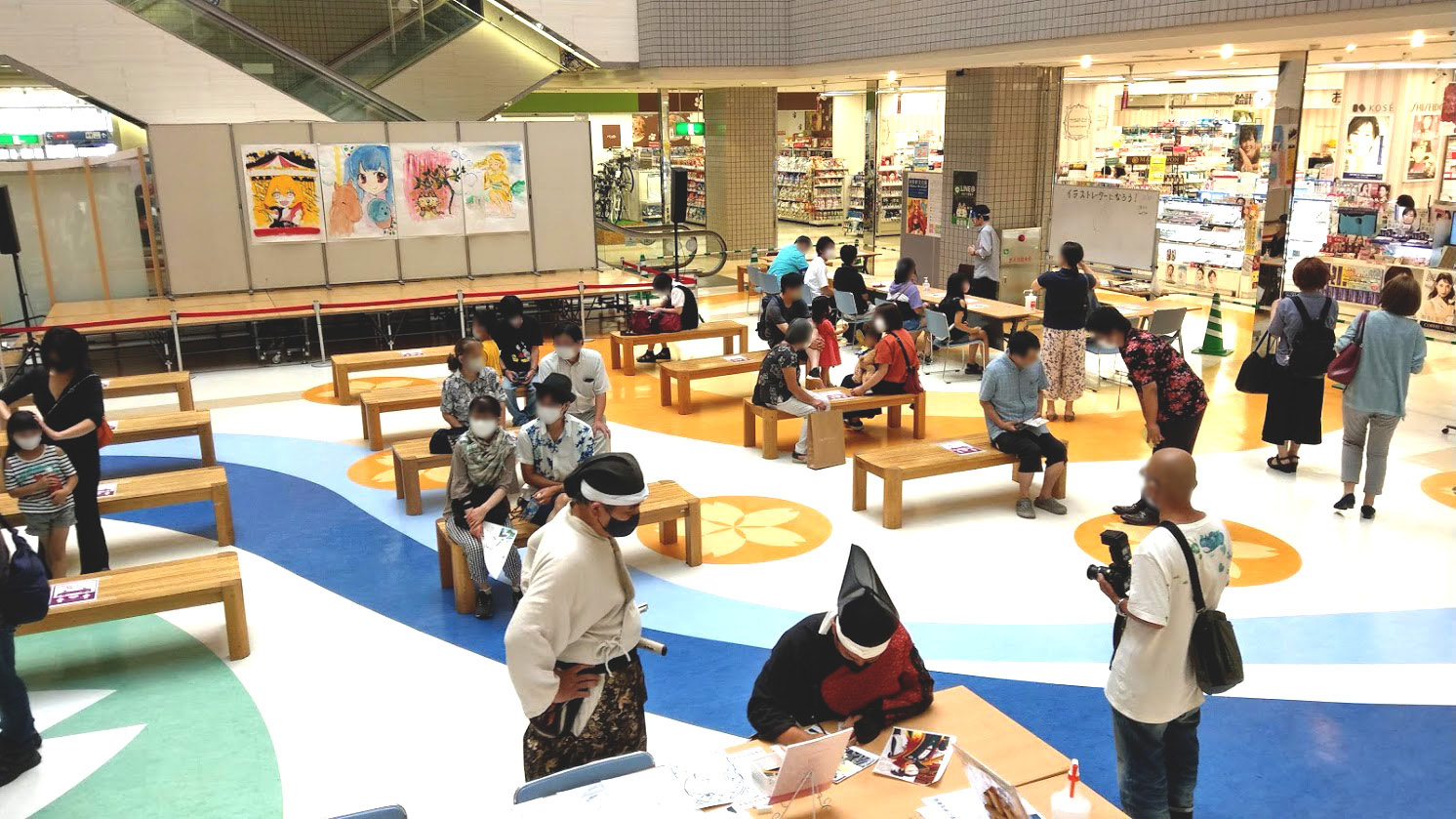 マーサ21 会場でお絵かき体験