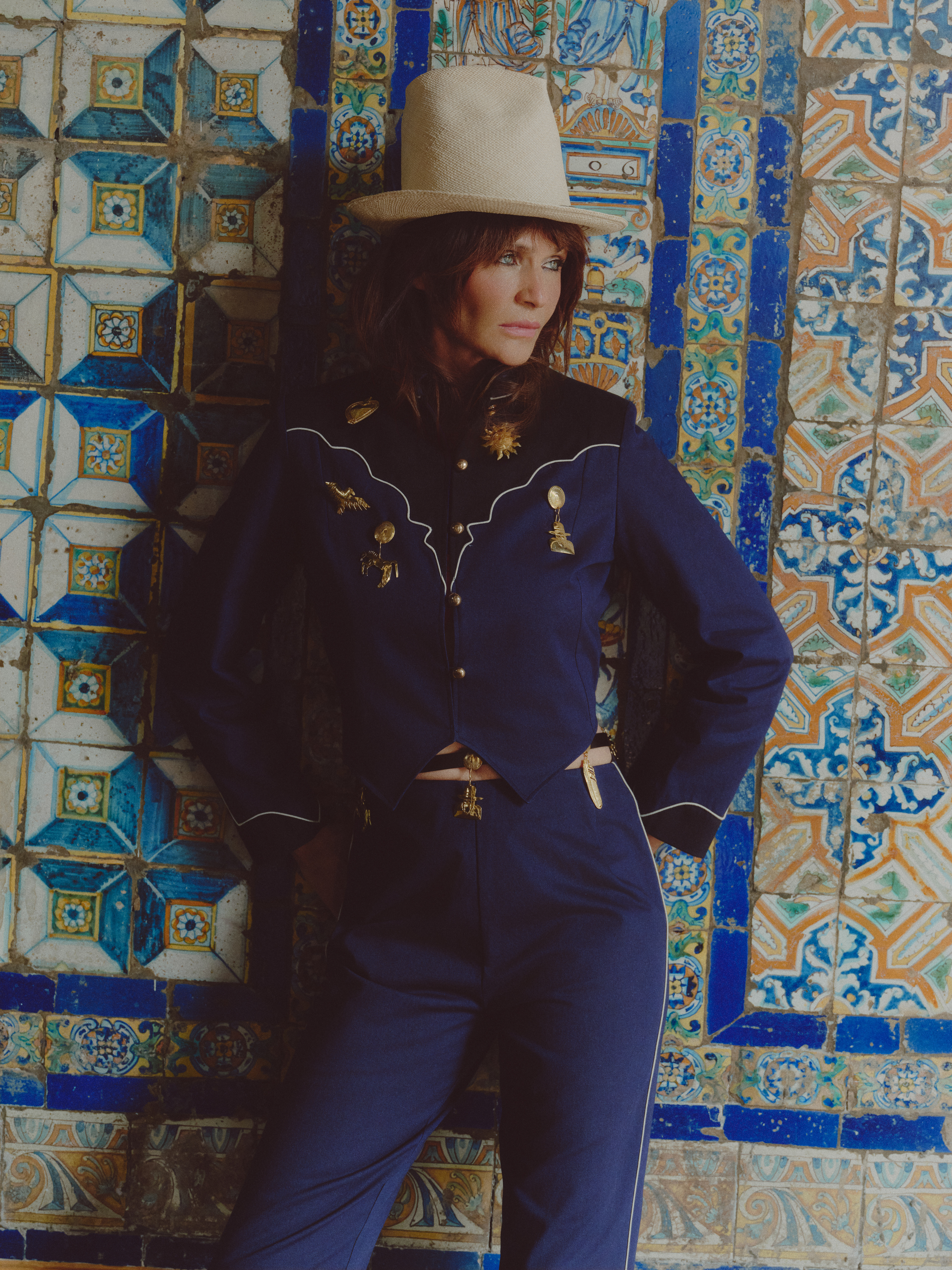 Tencel set with artisanal made metal pins, vegan leather belt with charms and handmade straw hat
