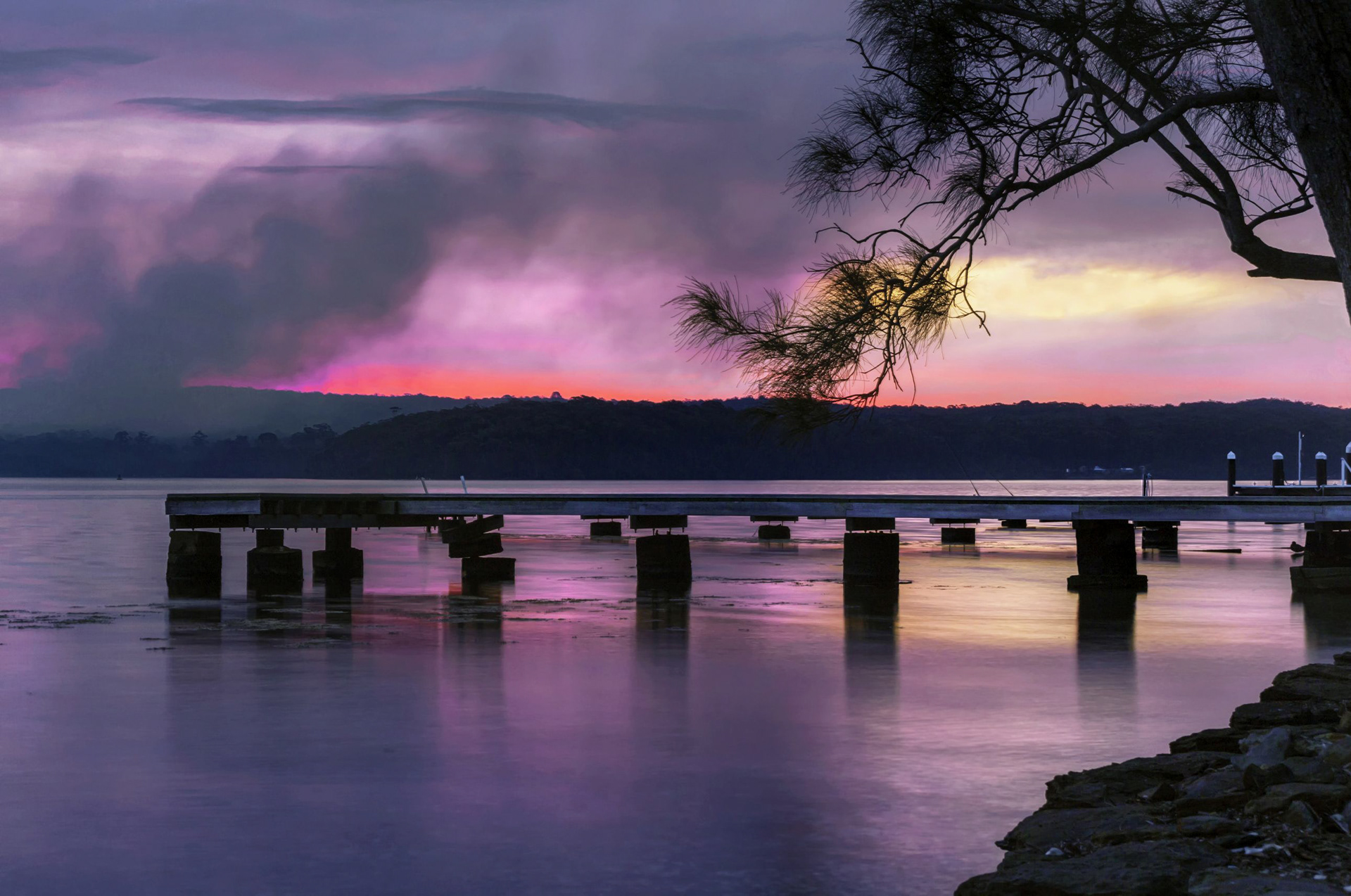 Bushfire  aafter sunset