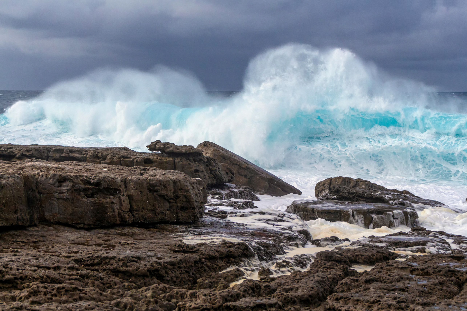 Moes Rock Rocking the Big Swell 3