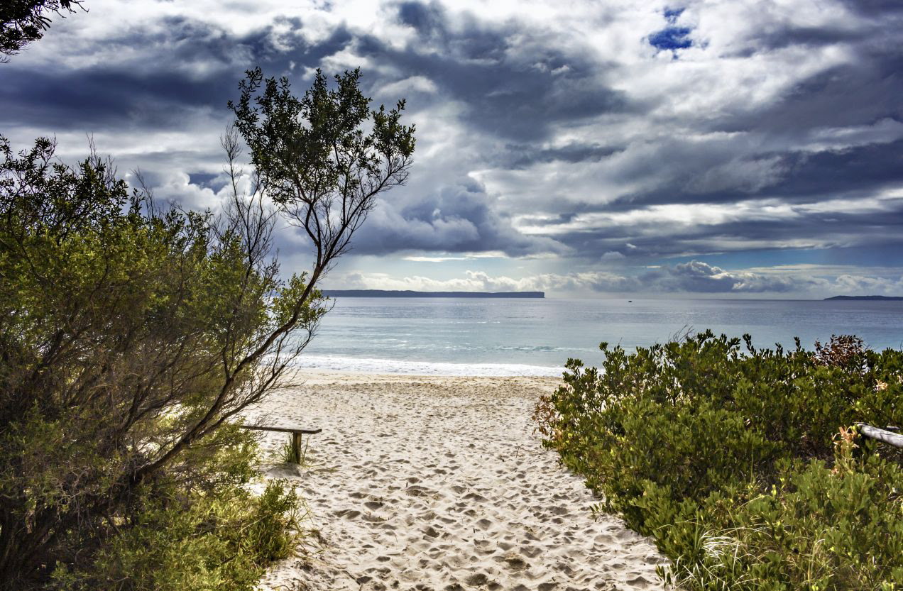 Walk to Greenfields Beach