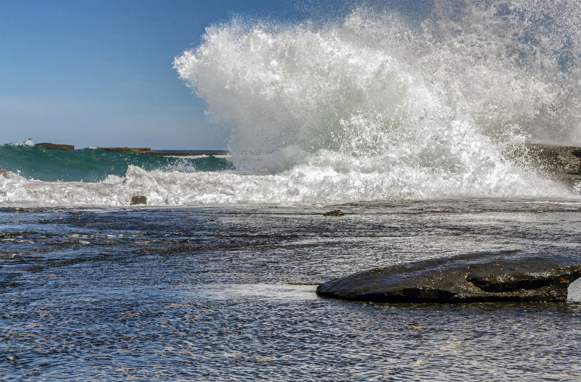 Gnarly Waves at Dolphin Point 2