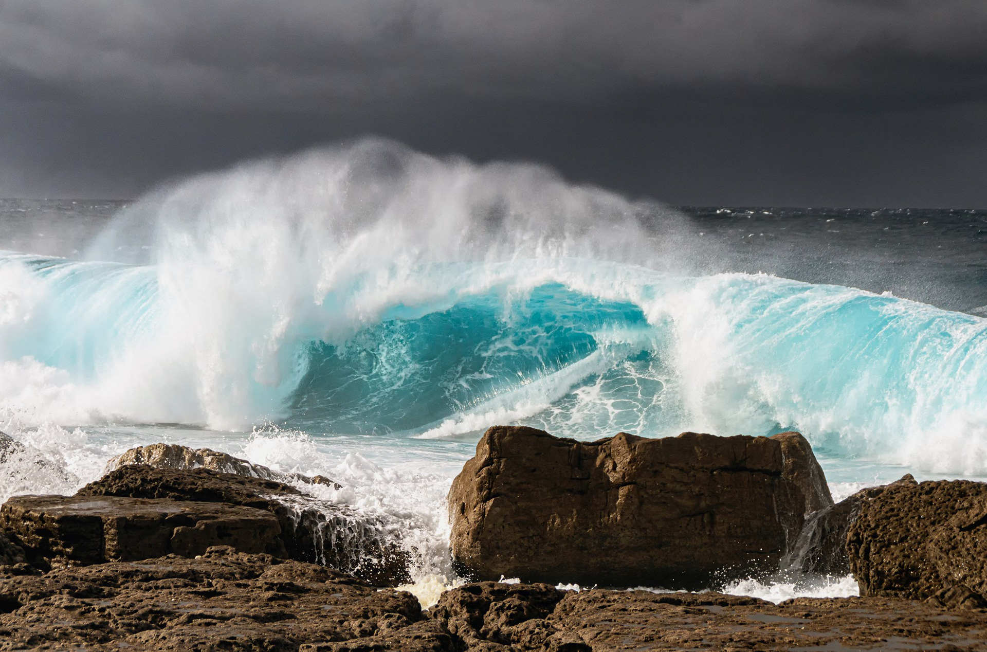 Moes Rock Rocking the Big Swell 1