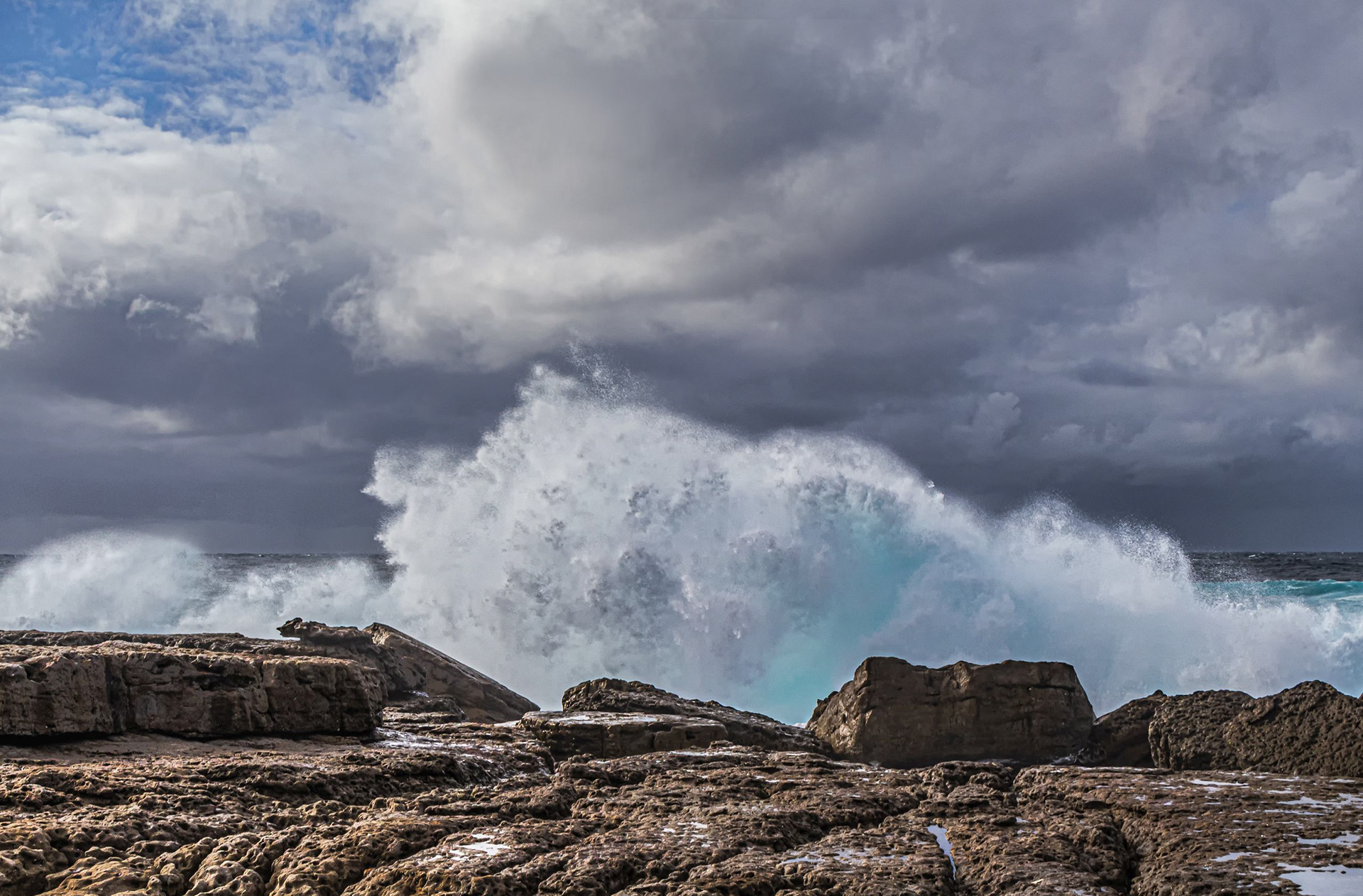 Moes Rock Rocking the Big Swell 8