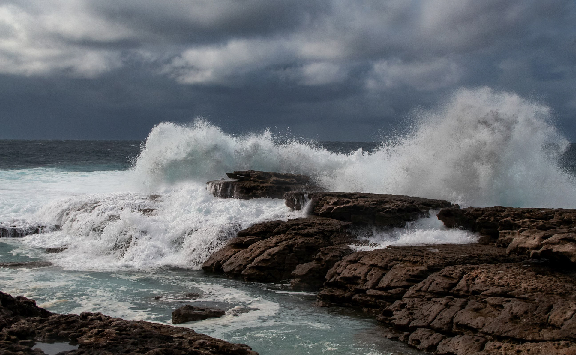 Moes Rock Rocking the Big Swell 9