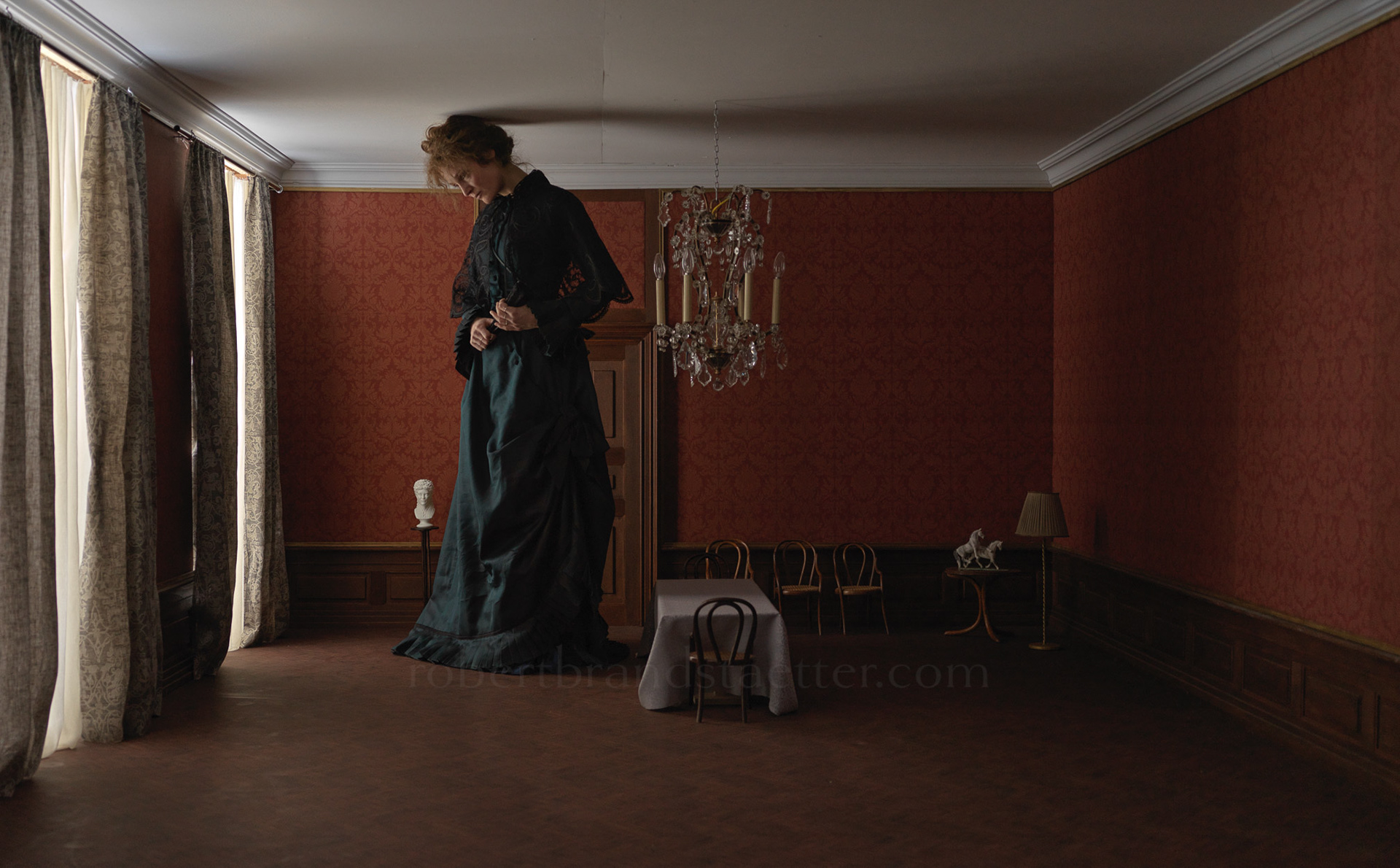 Vicky Krieps | Filmstill Corsage movie by Marie Kreutzer