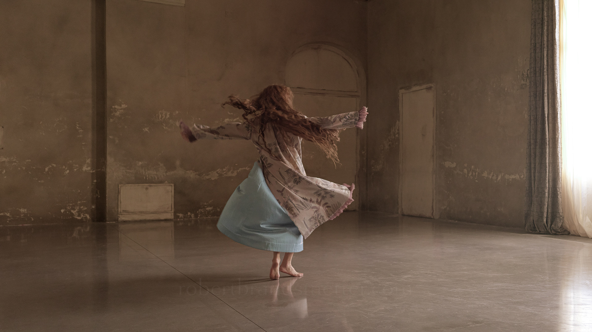 Vicky Krieps | Filmstill Corsage movie by Marie Kreutzer