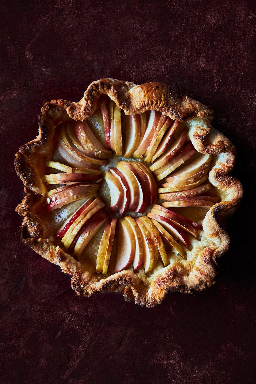 A food photography apple pie image, made by Kata Endrodi, a food photographer in Montreal