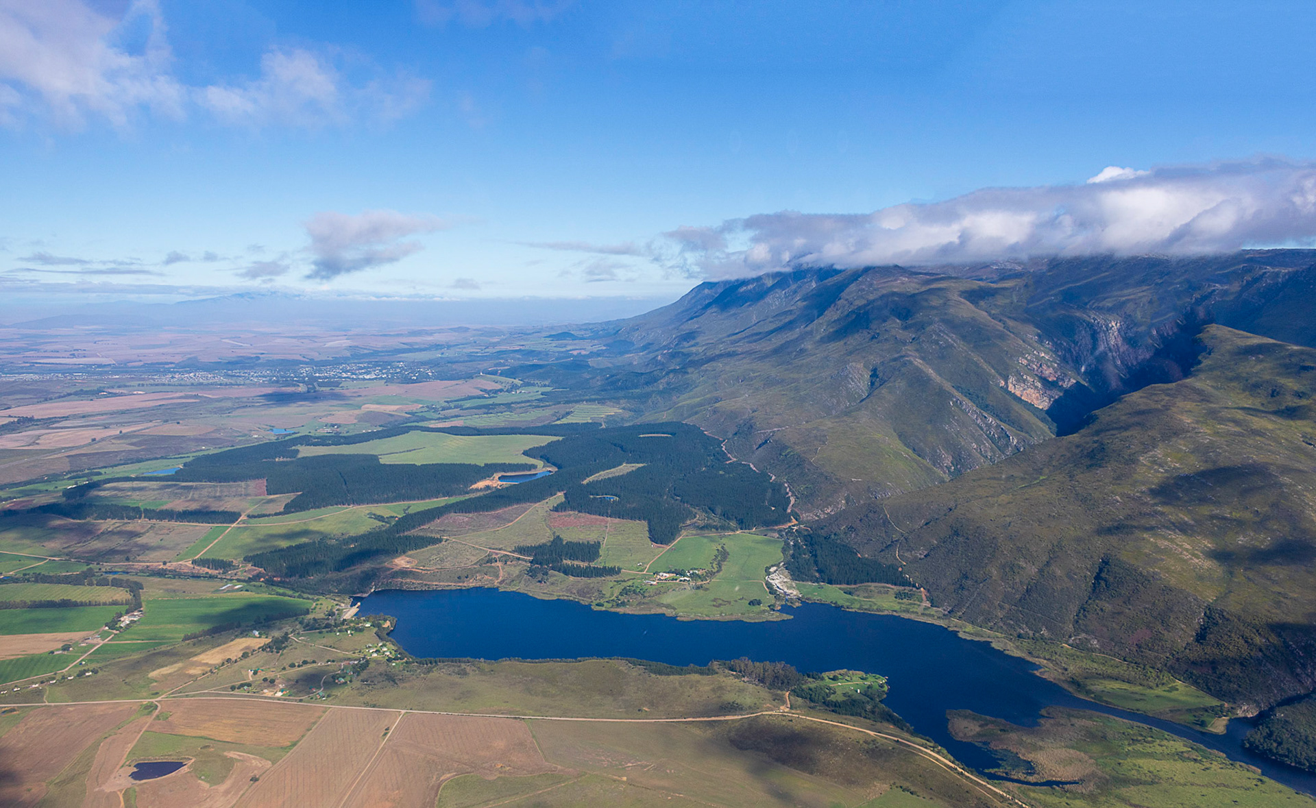 Photograph of the swellendam area taken from a plane.