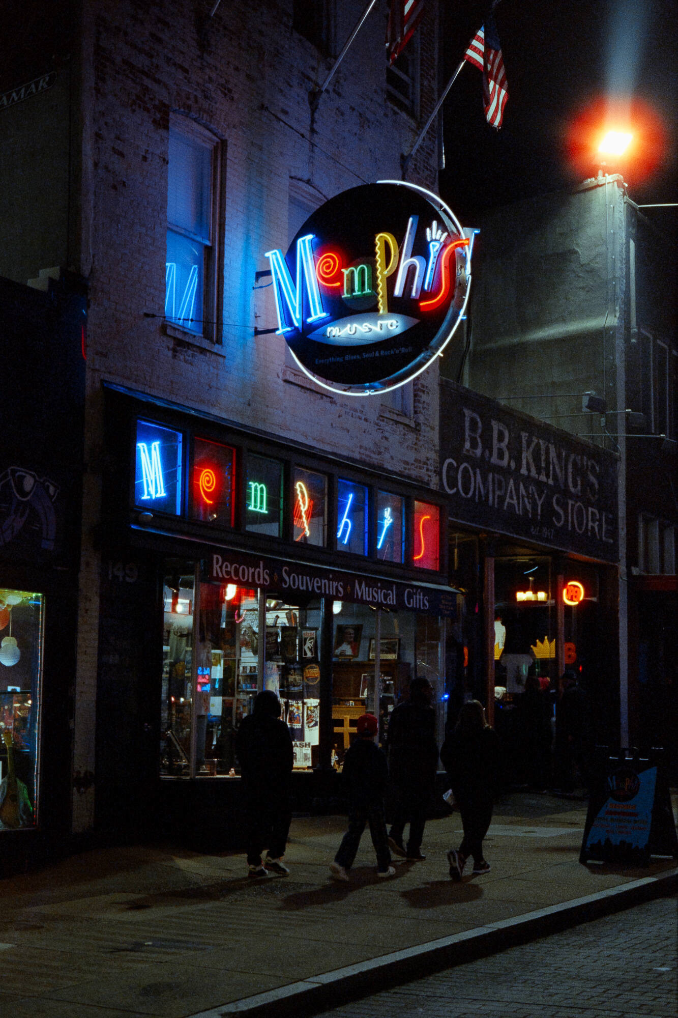 Late night at Beale Street || Cinestill 800T