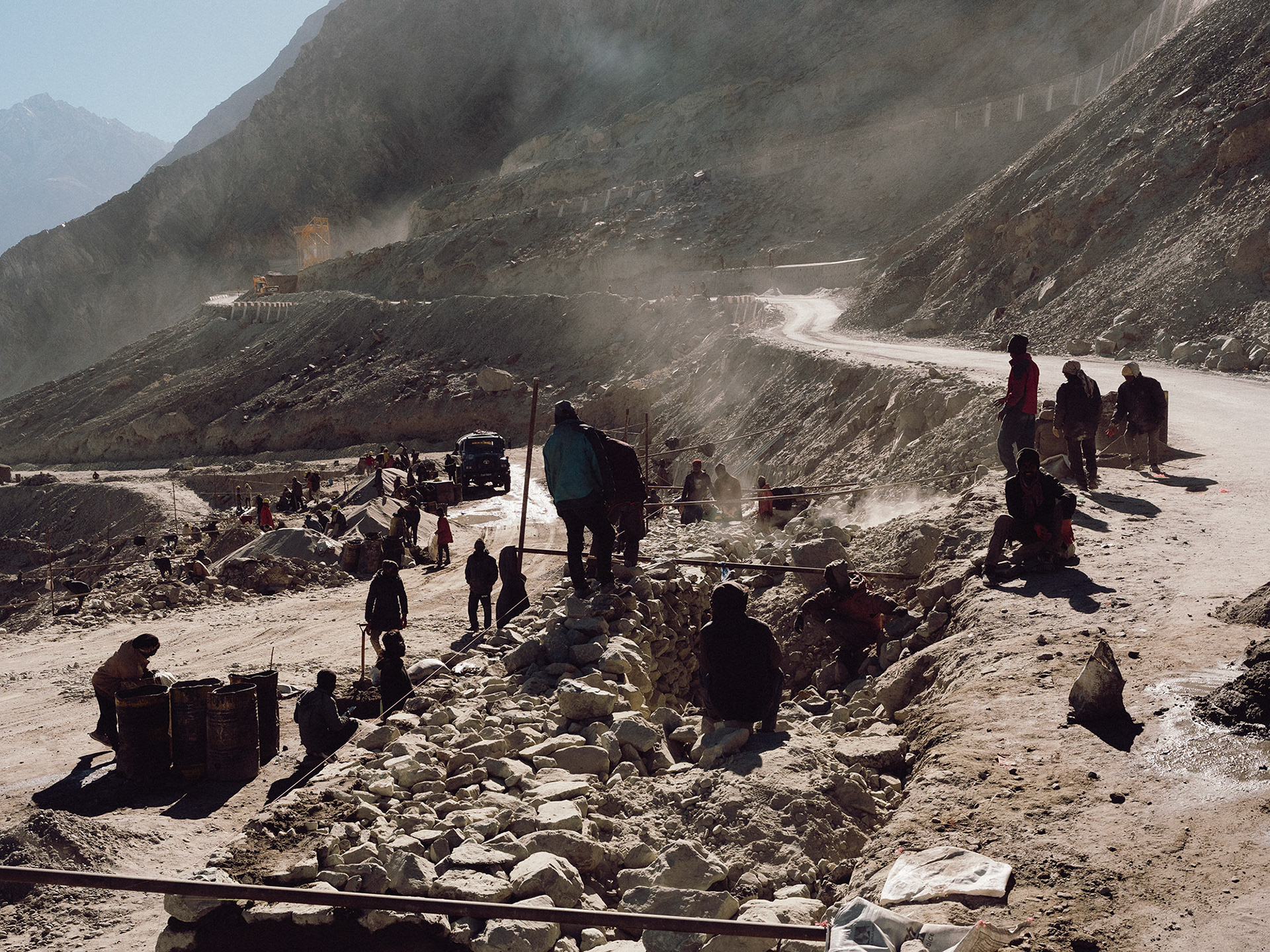 Construction of the road to Diskit.