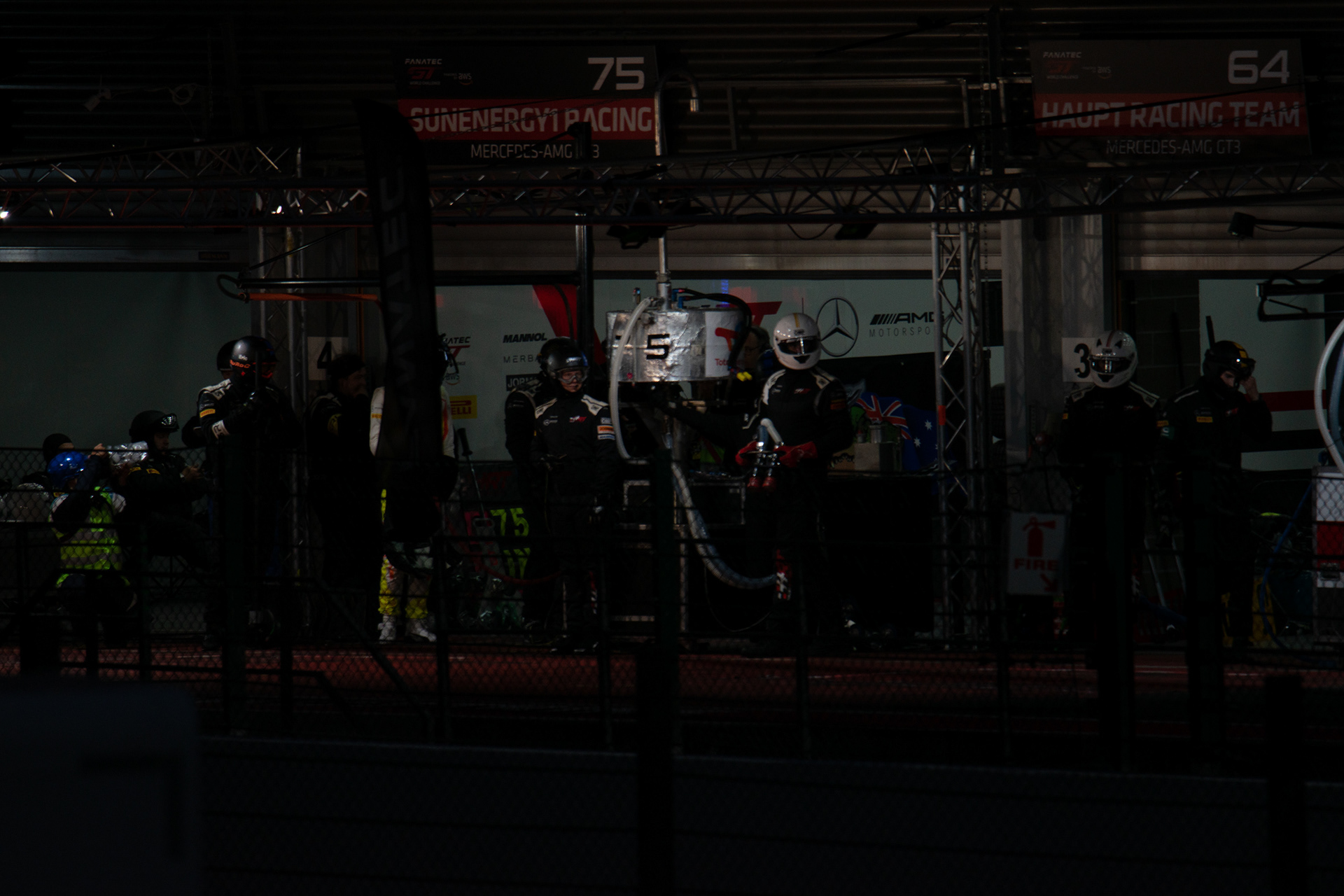 F1 pits