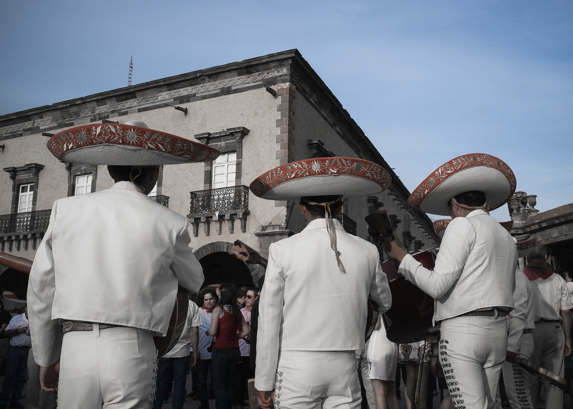 Tres Sombreros