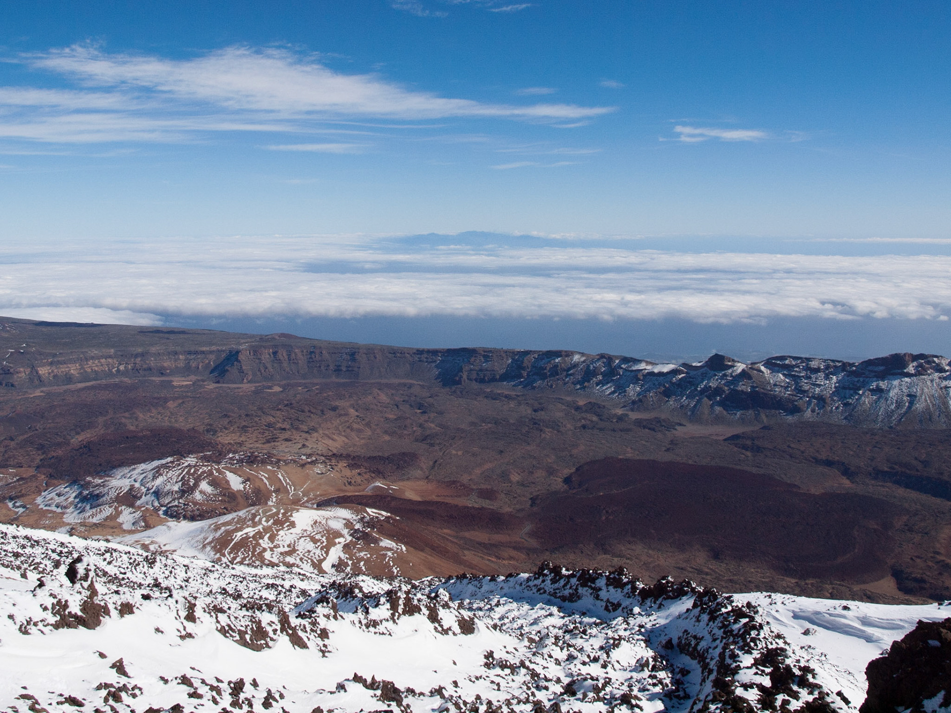 Ausblick vom der Bergstation der Seilbahn (Höhe ca. 3.500m).