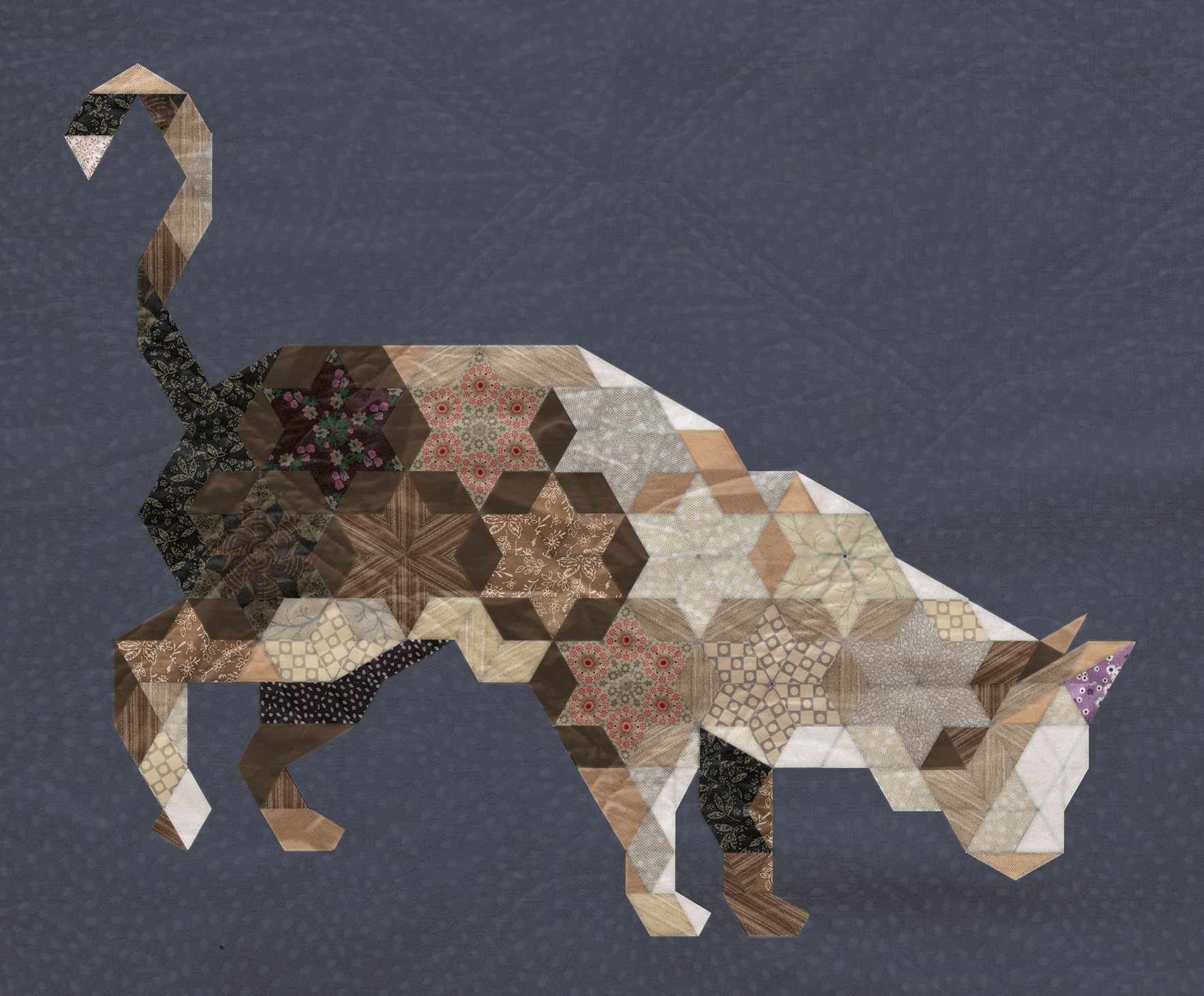 Patchwork pattern of a standing cat to download and print to start making yourself.